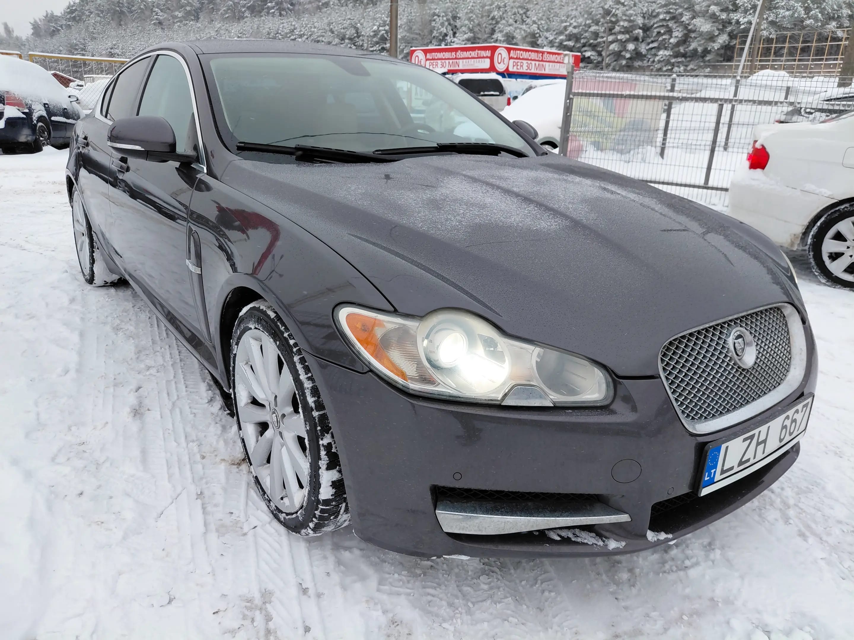 Jaguar XF
