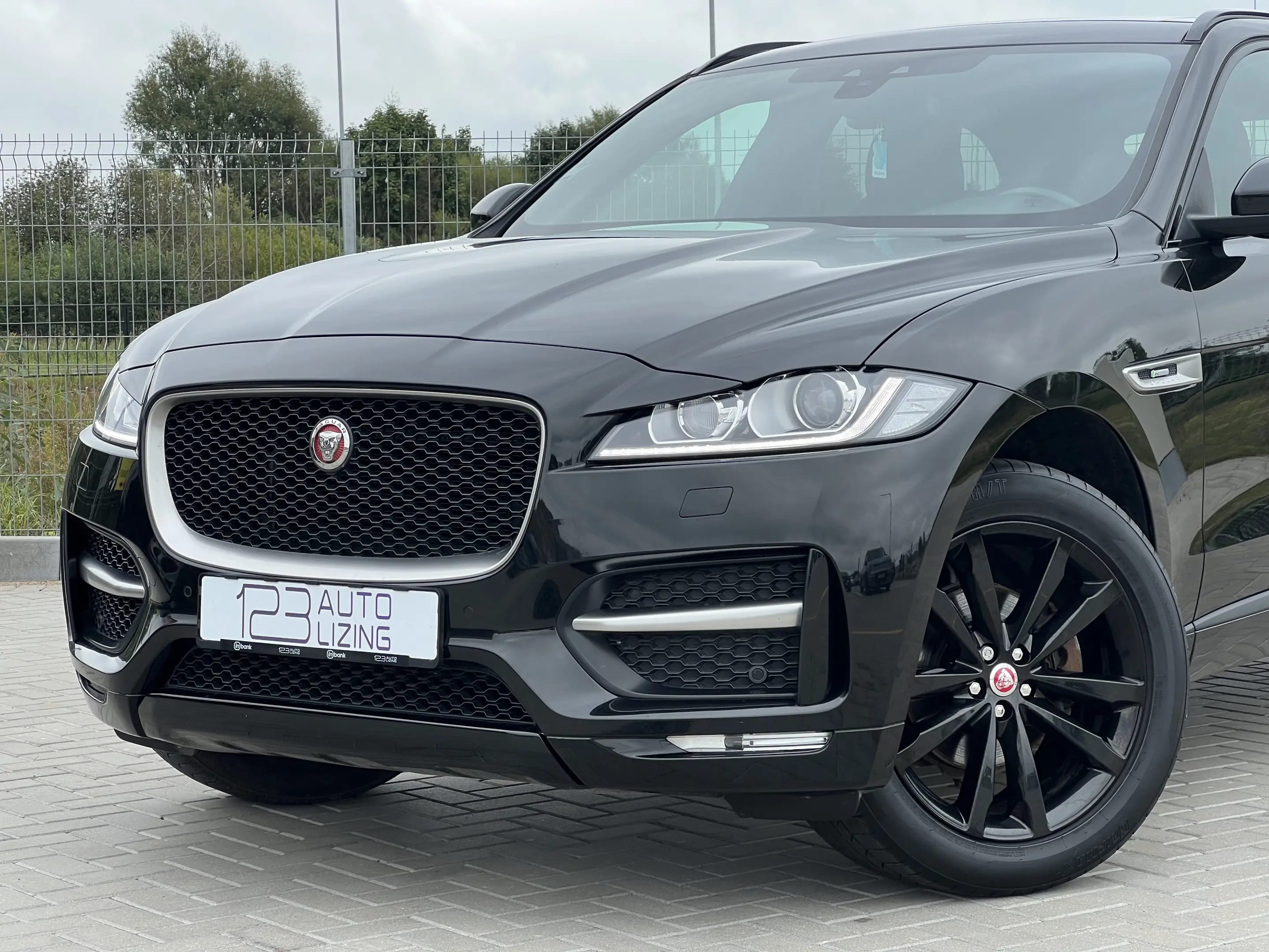 Jaguar F-Pace