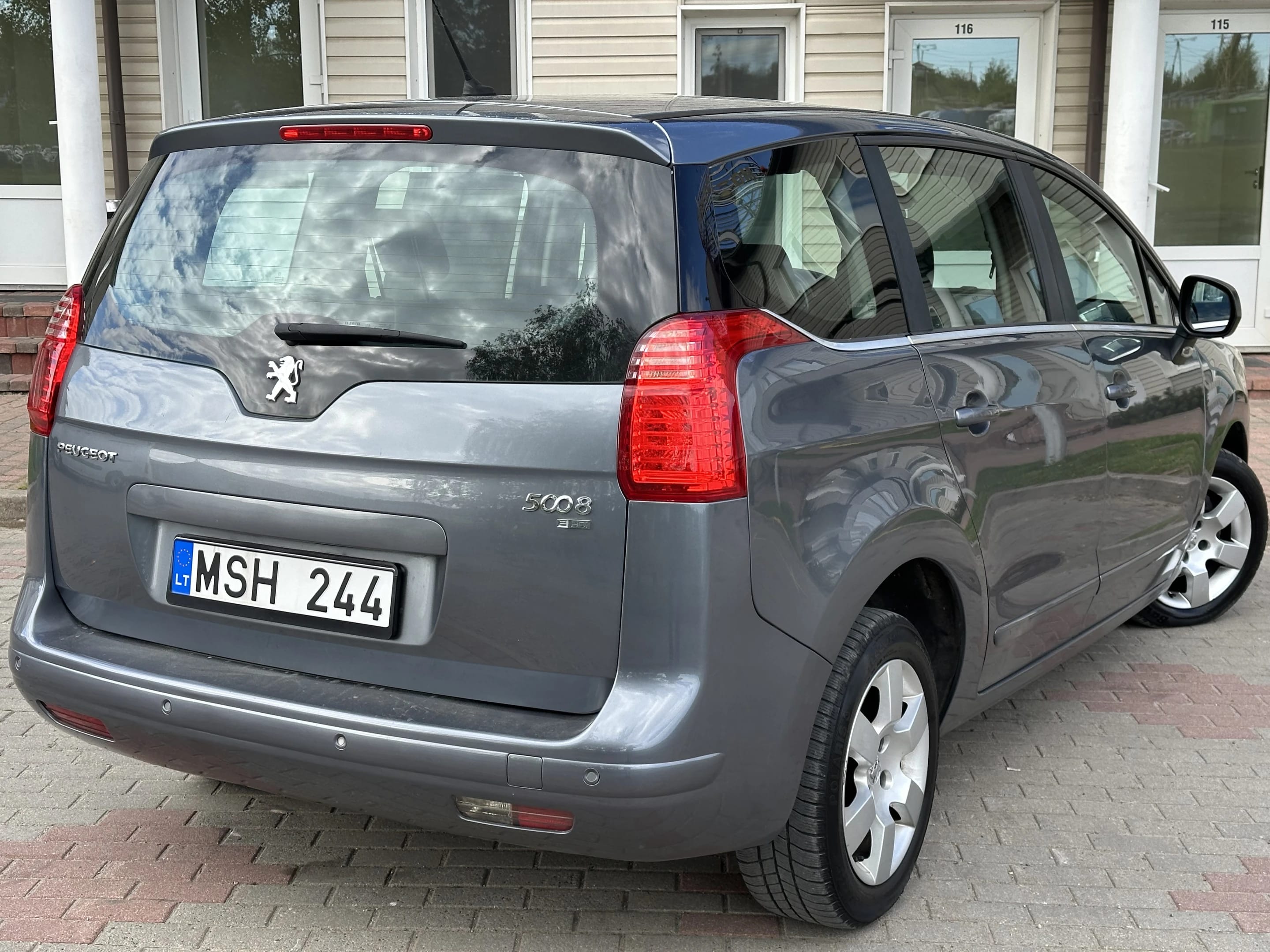 Peugeot 5008