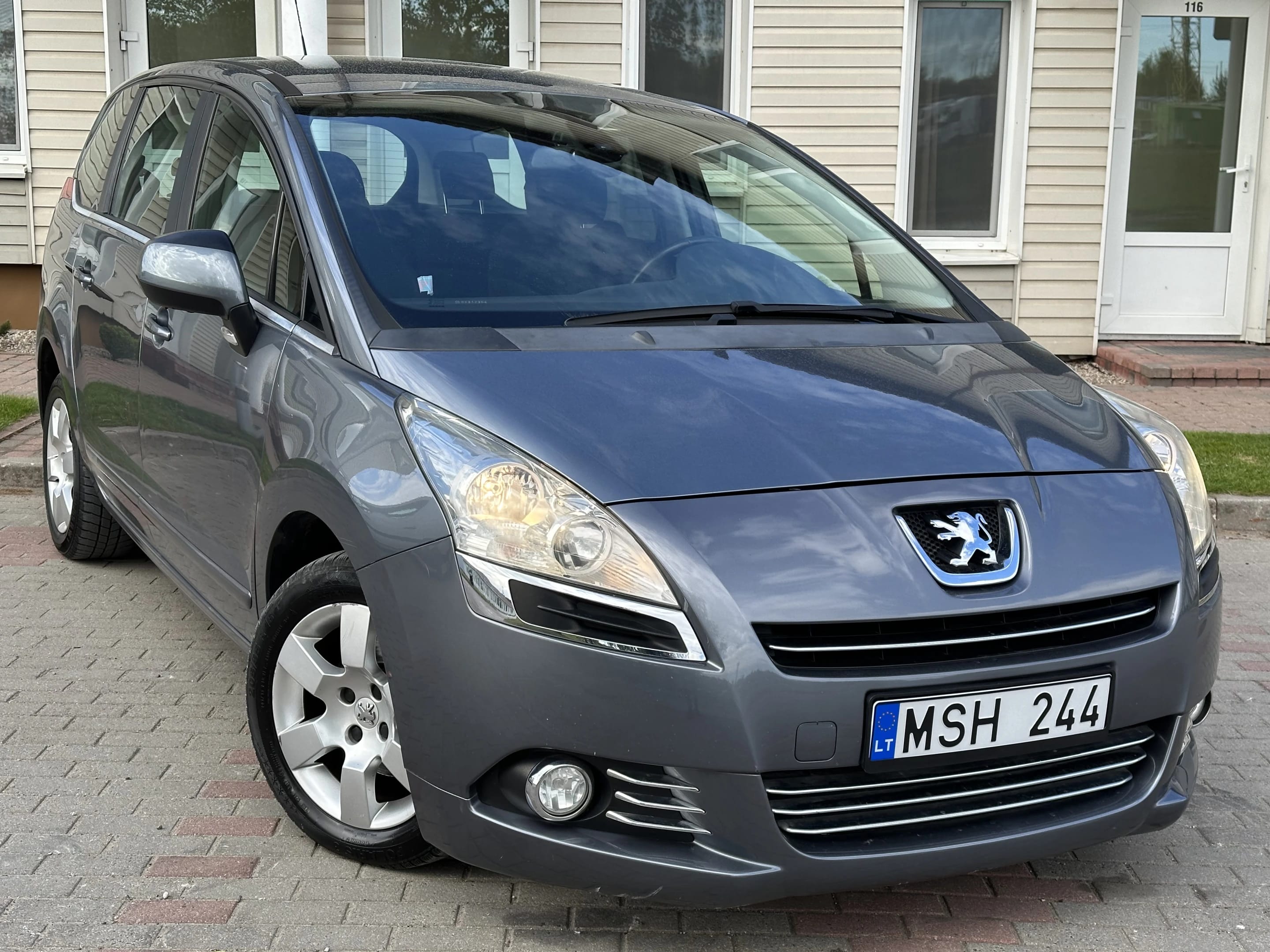 Peugeot 5008