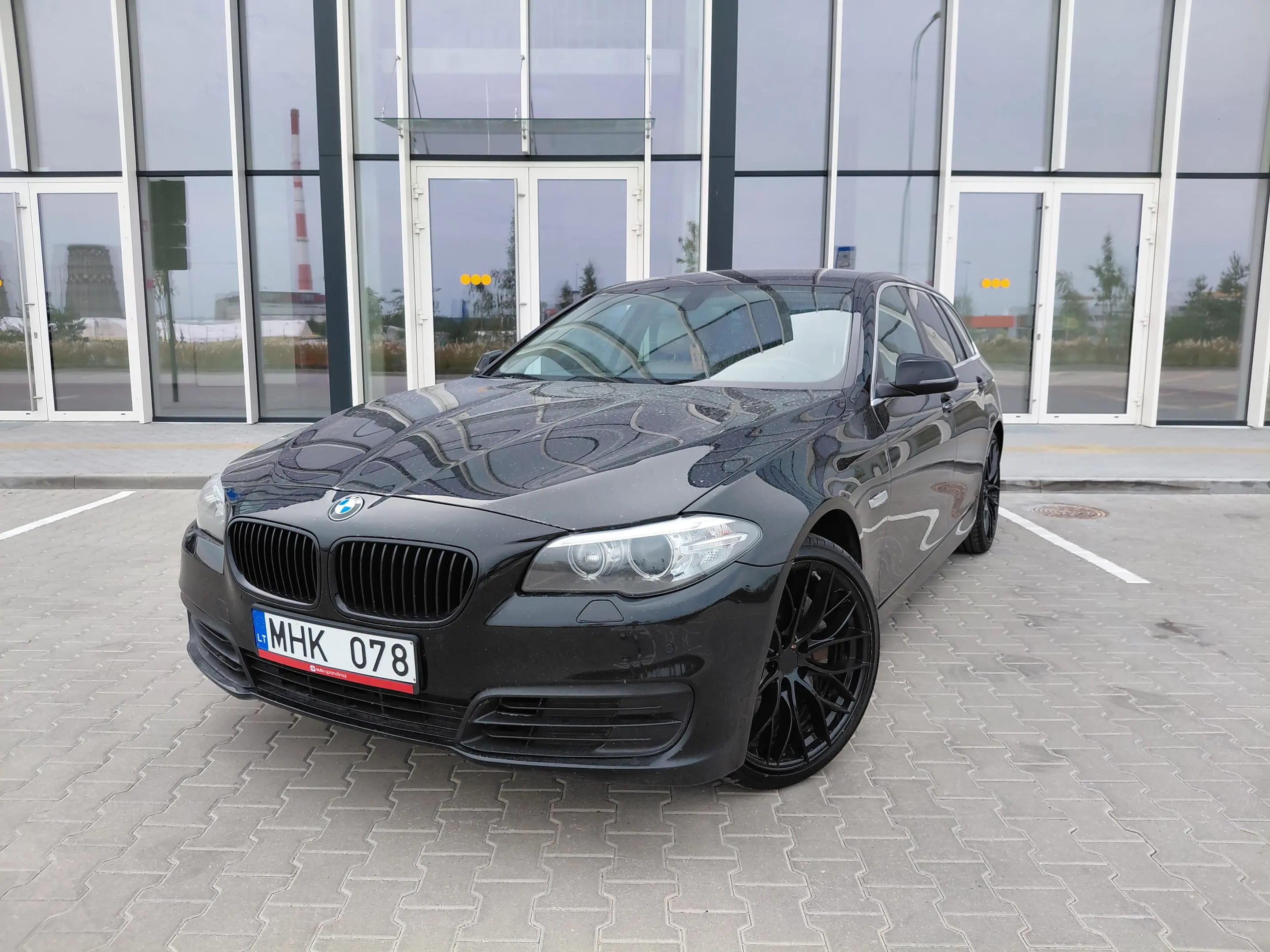BMW 525