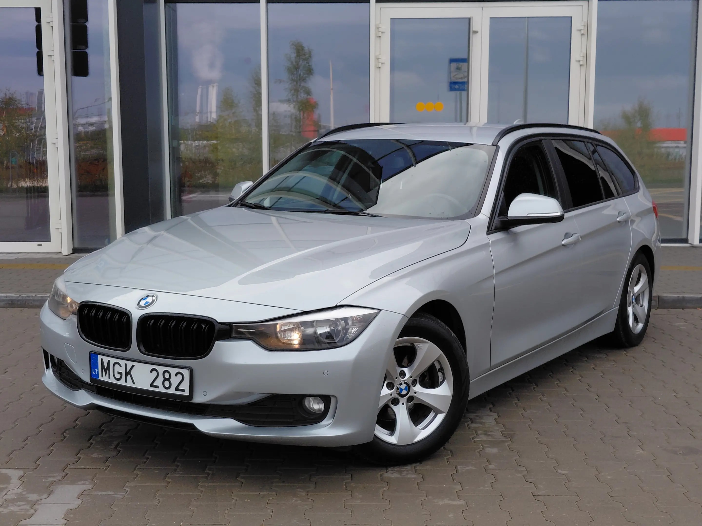 BMW 320