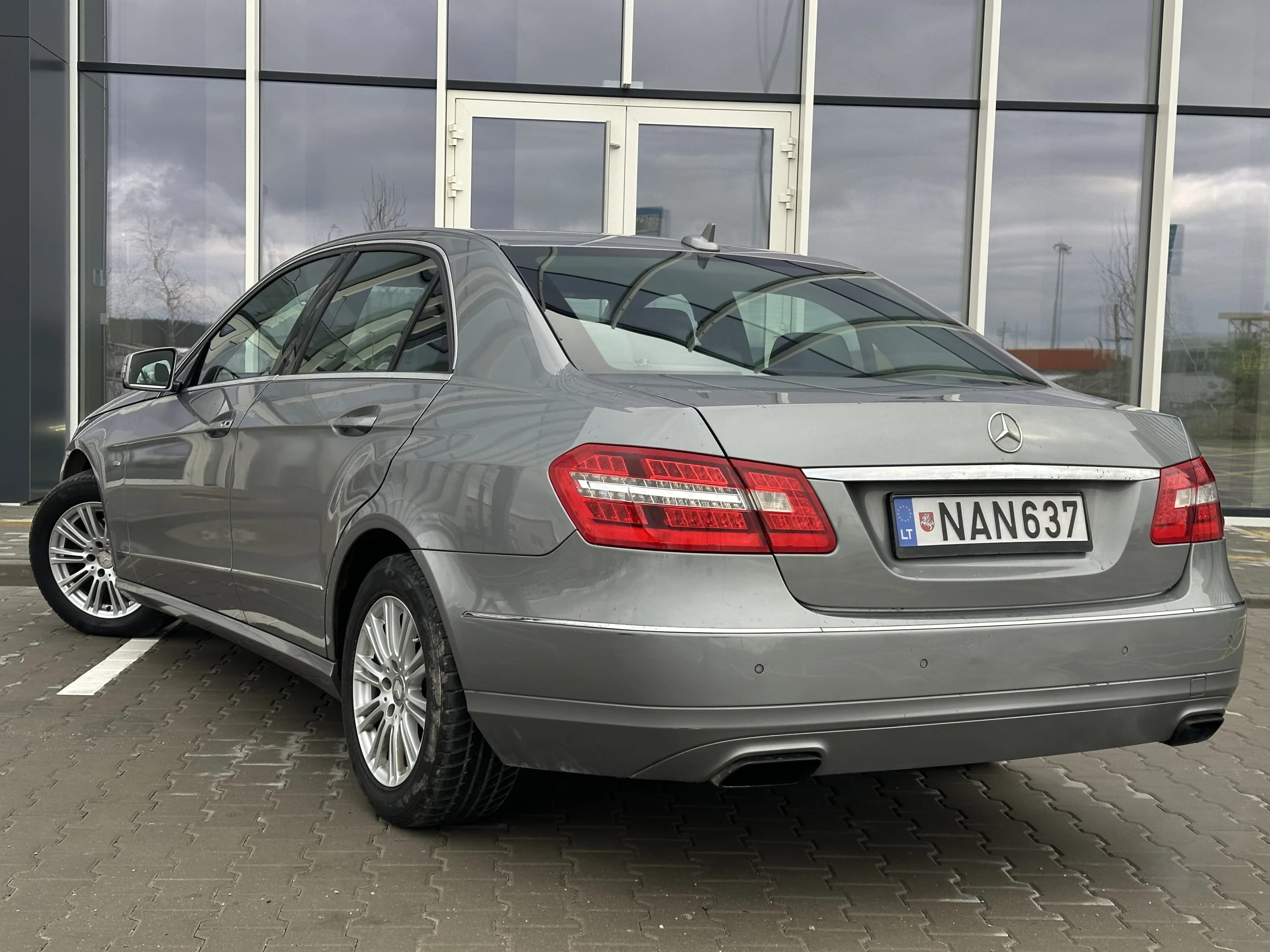 Mercedes-Benz E 200