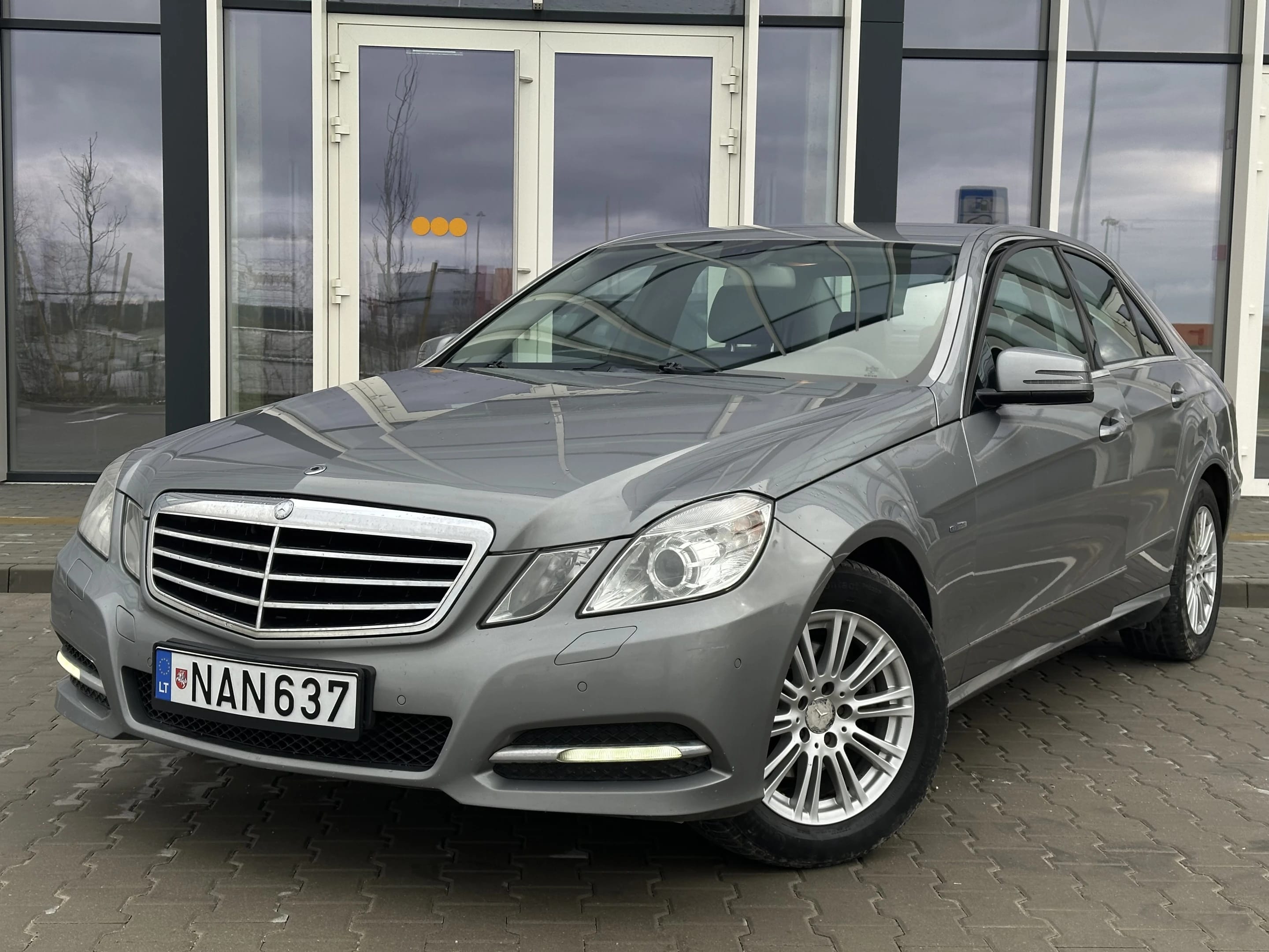 Mercedes-Benz E 200