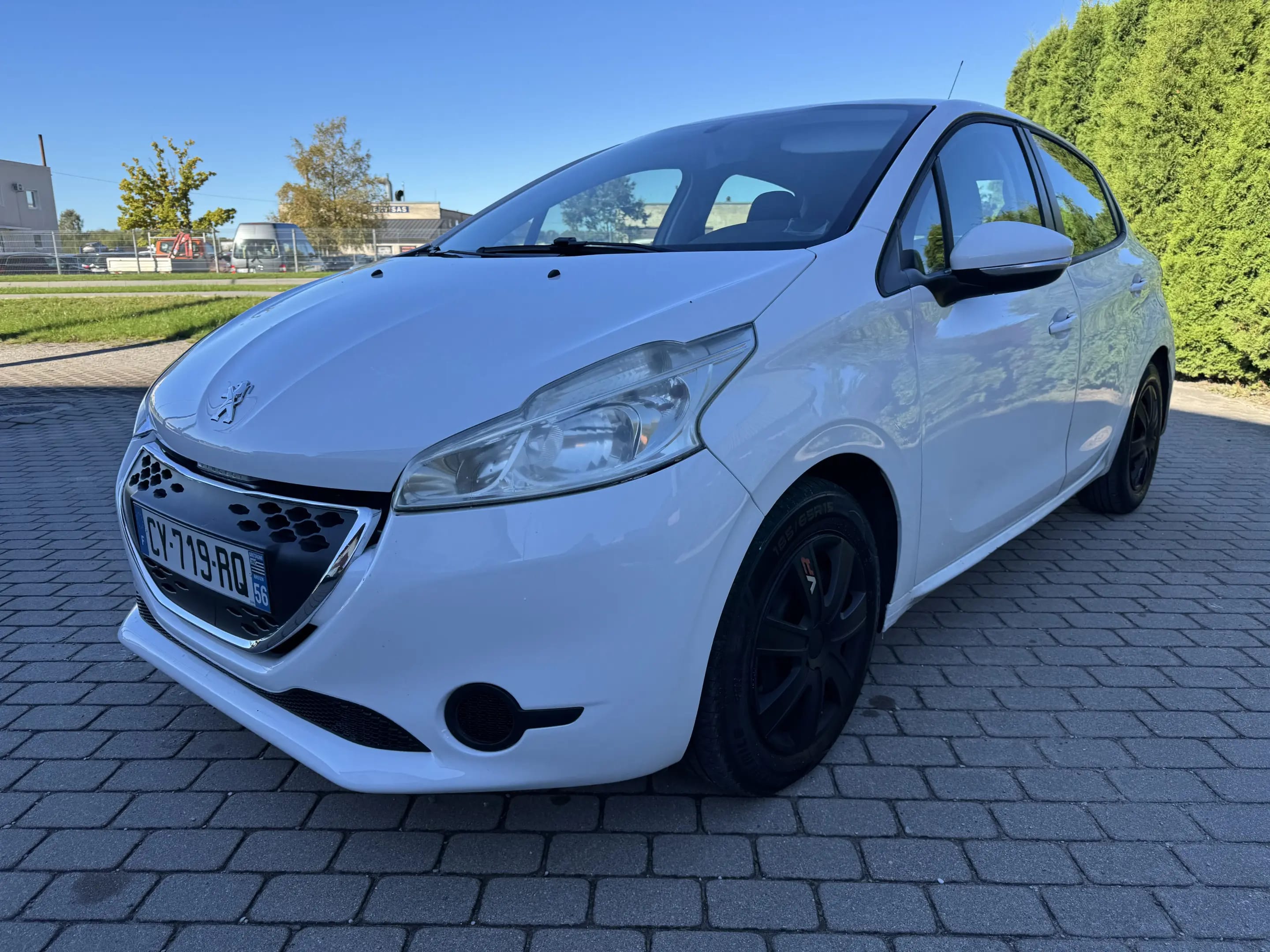 Peugeot 208