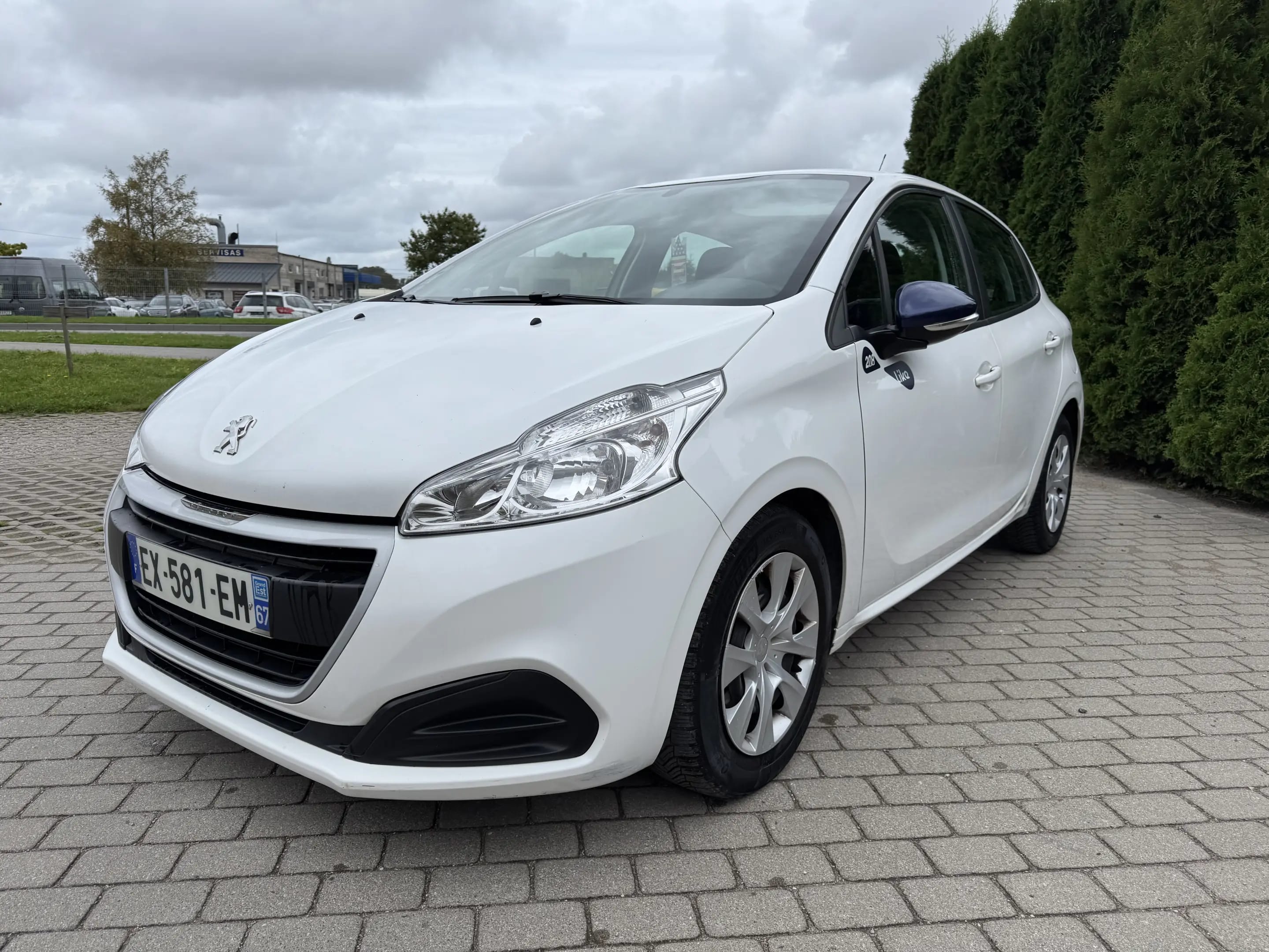Peugeot 208