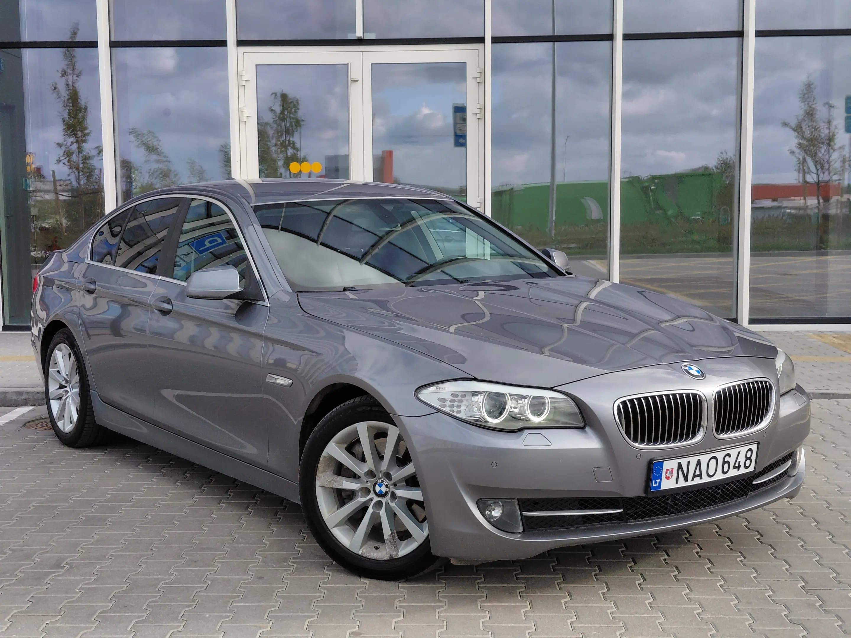 BMW 525