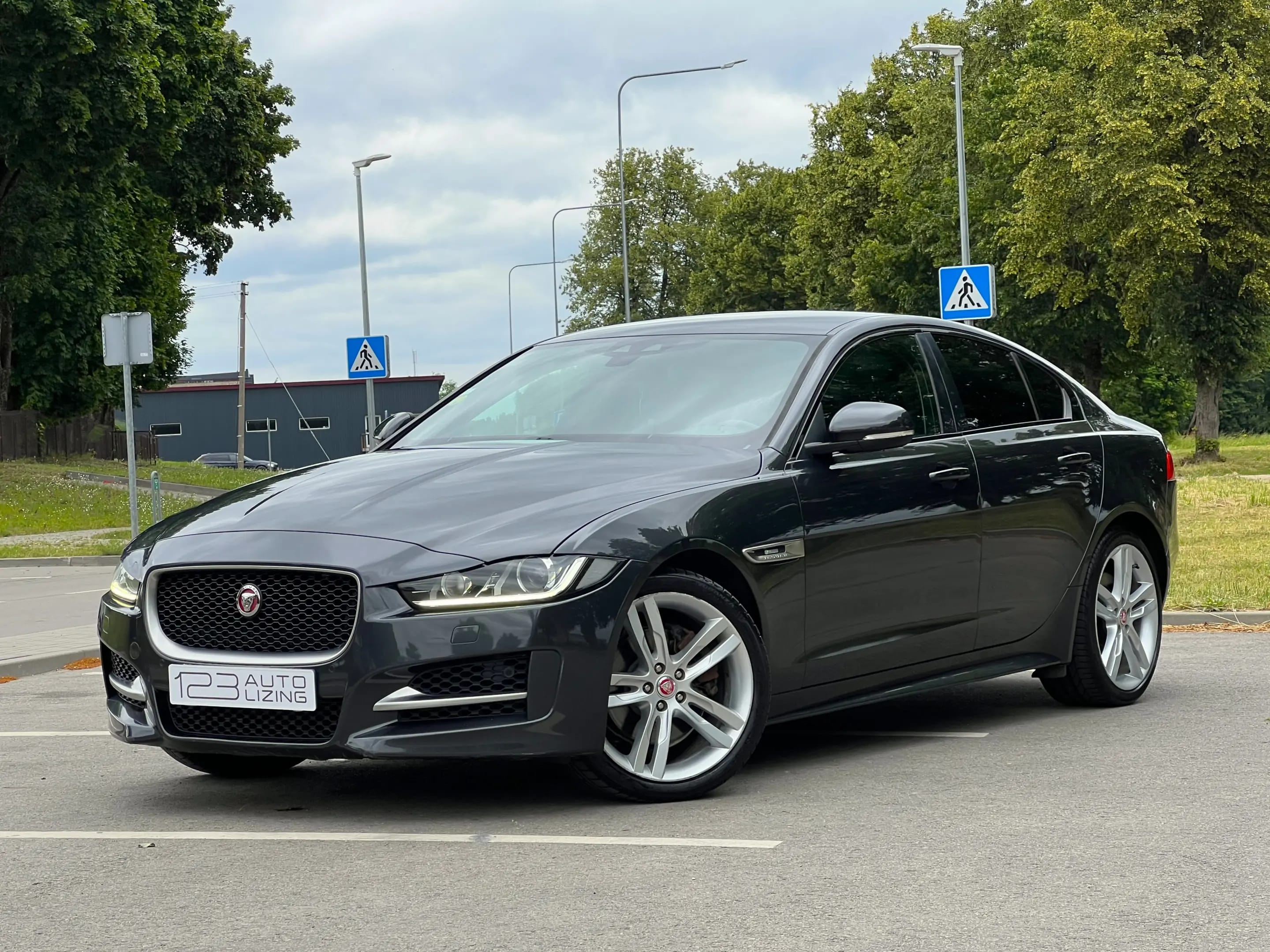 Jaguar XE
