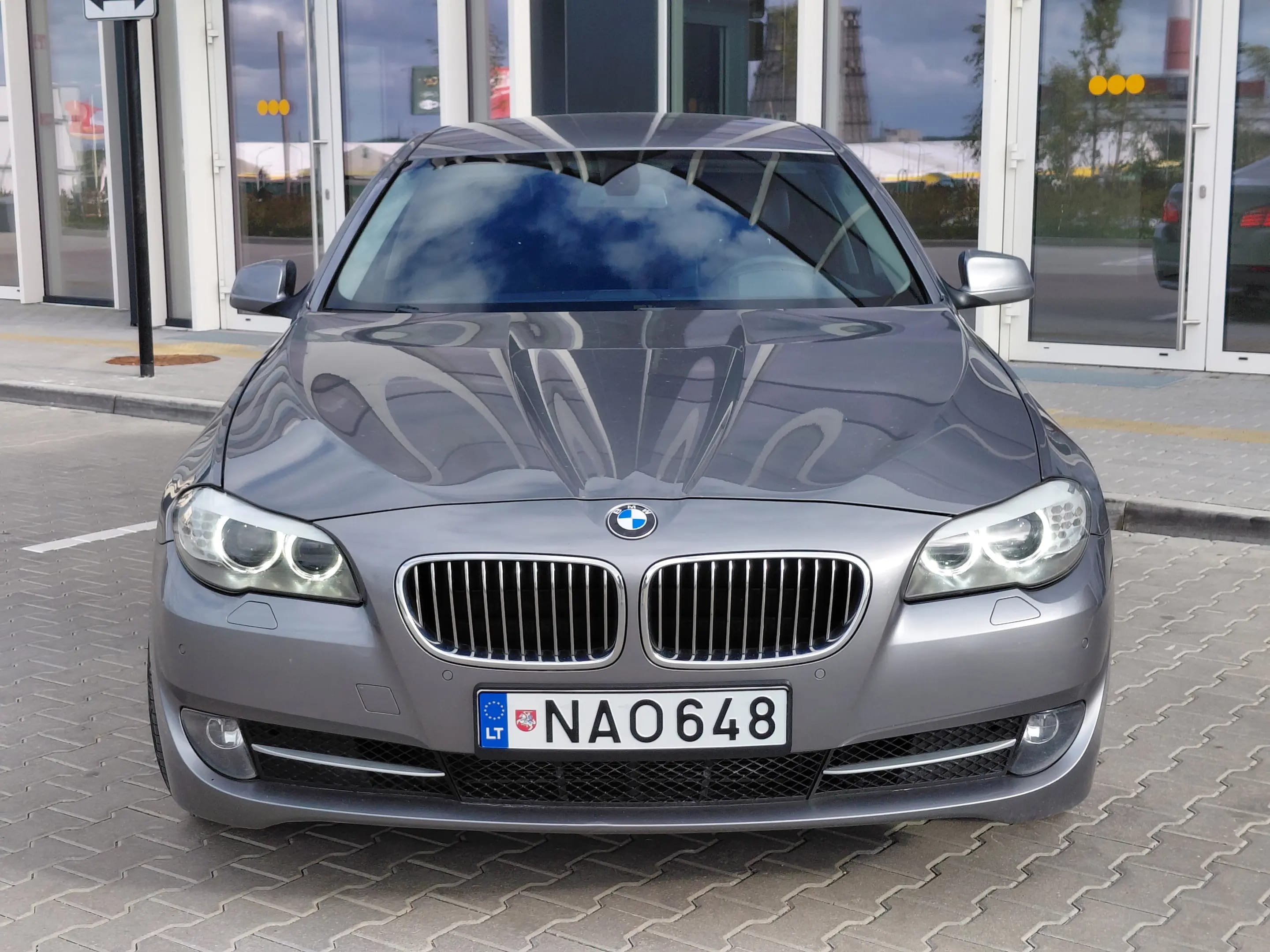 BMW 525
