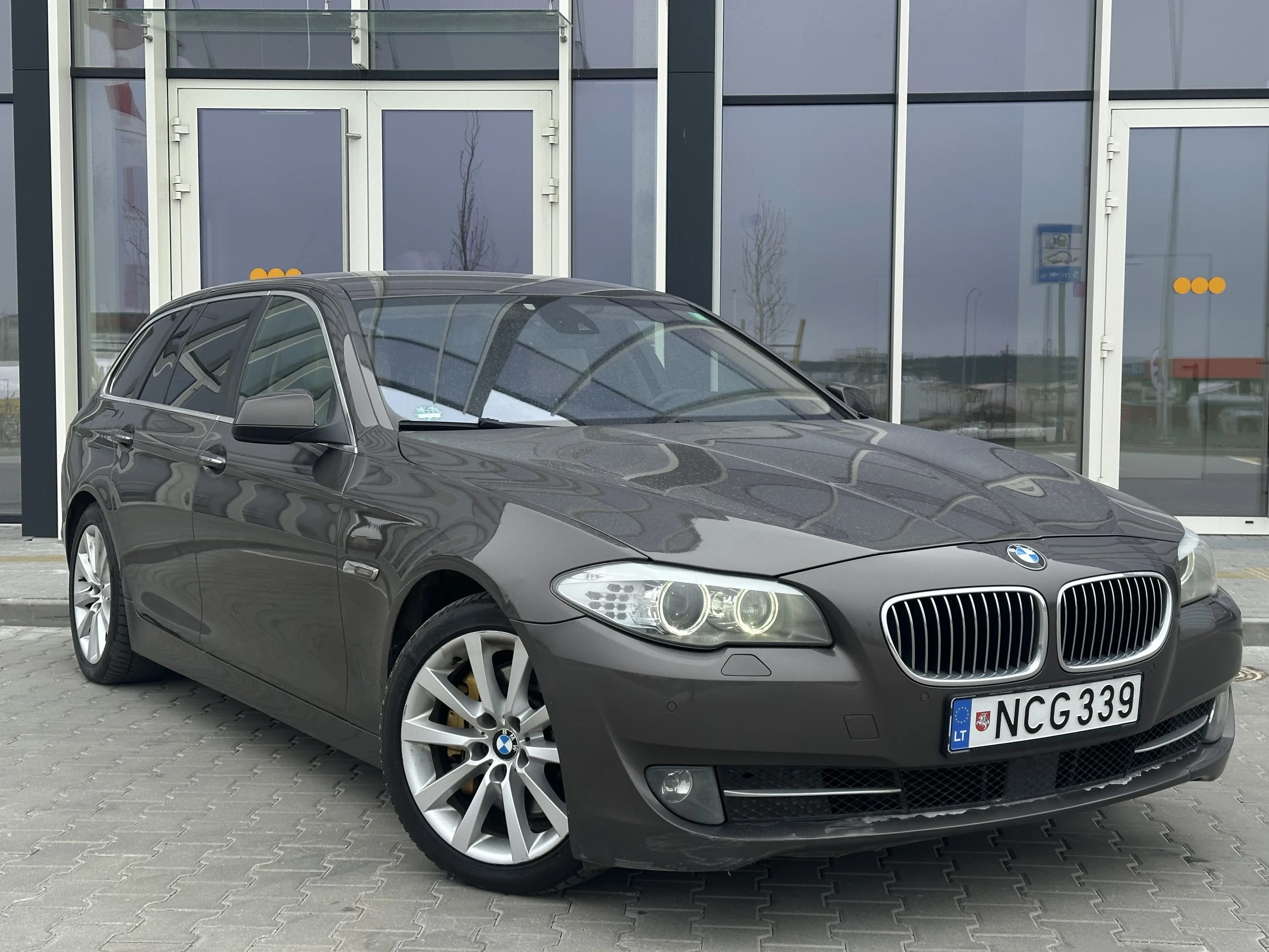 BMW 530