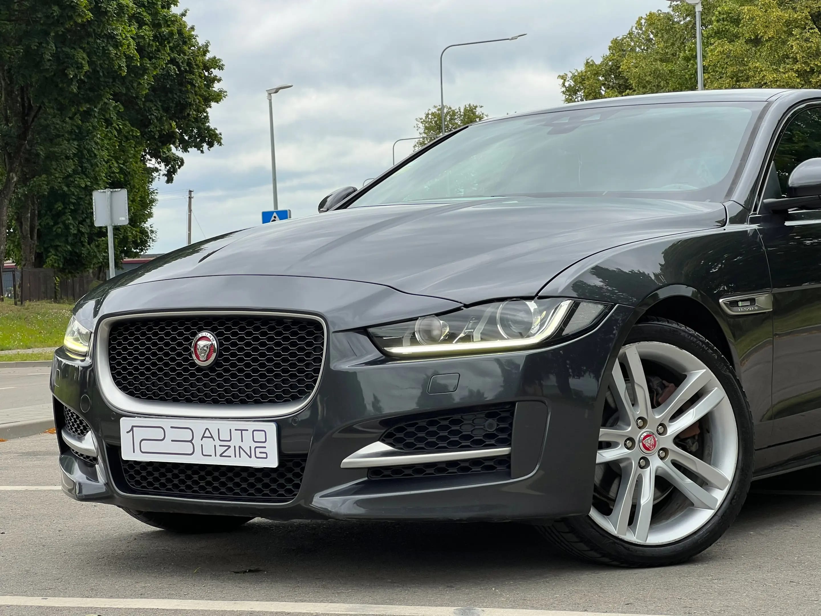Jaguar XE