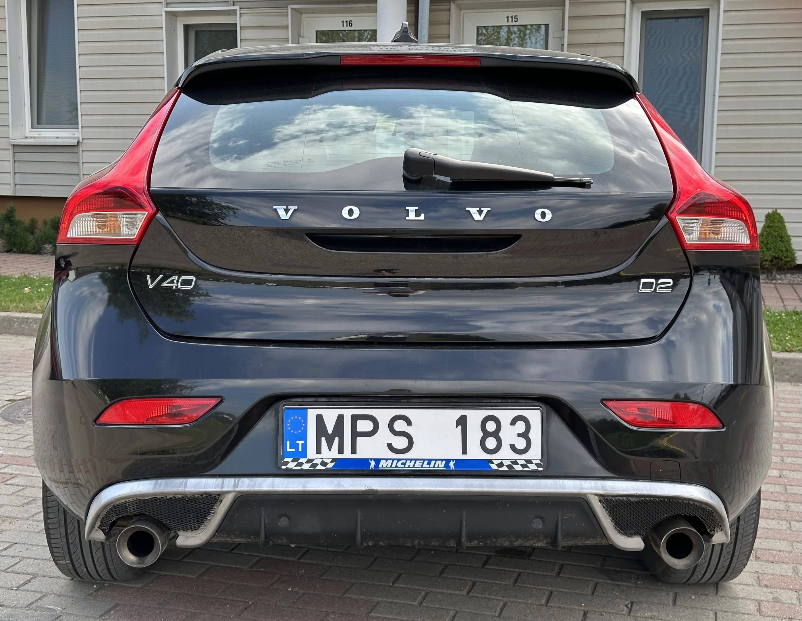 Volvo V40