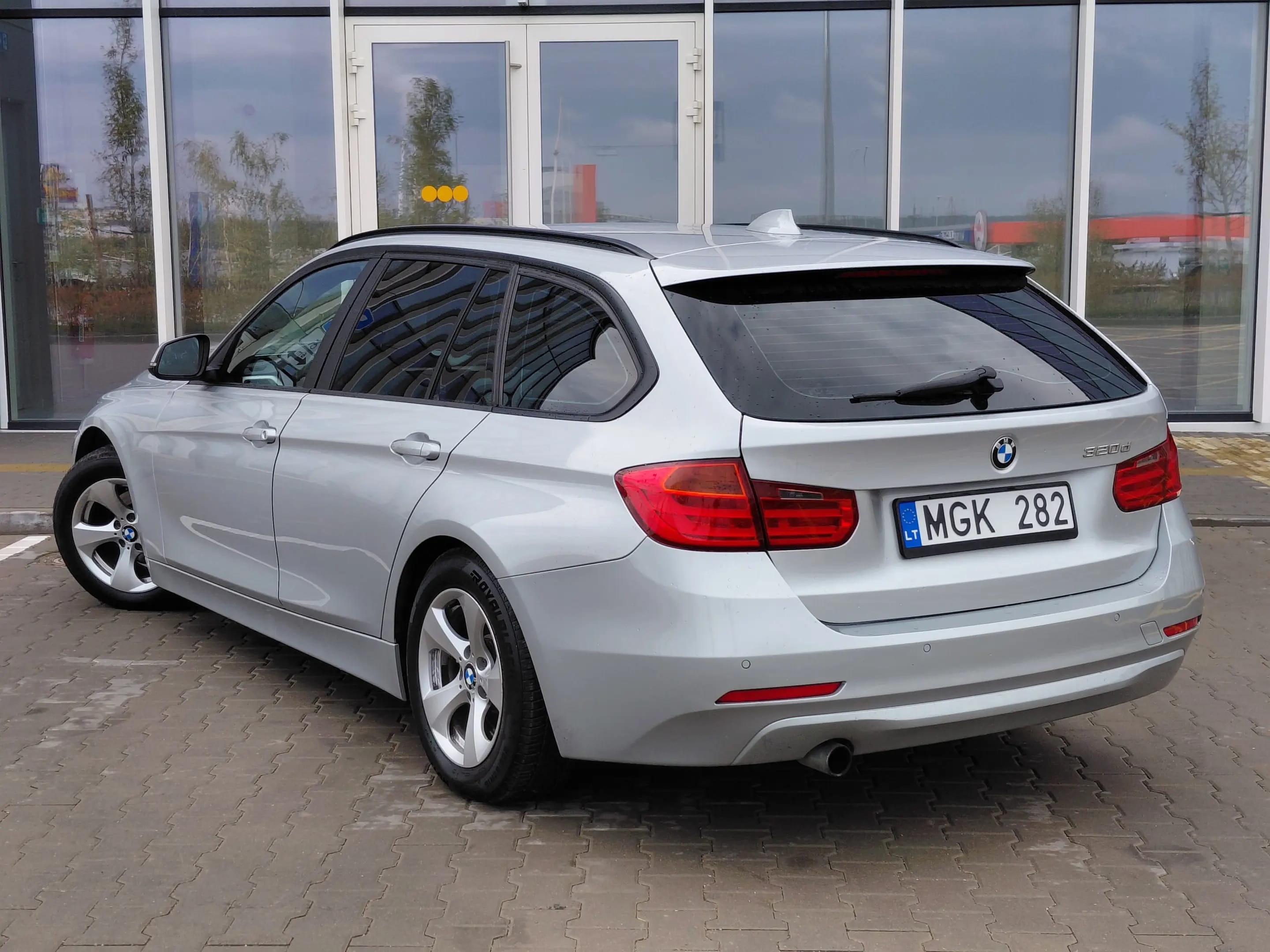 BMW 320