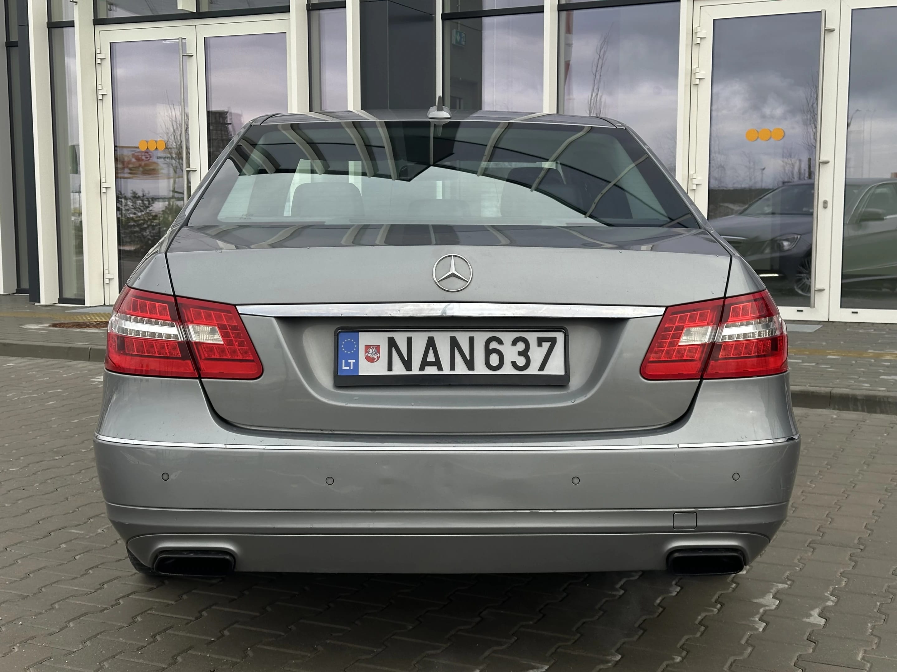 Mercedes-Benz E 200
