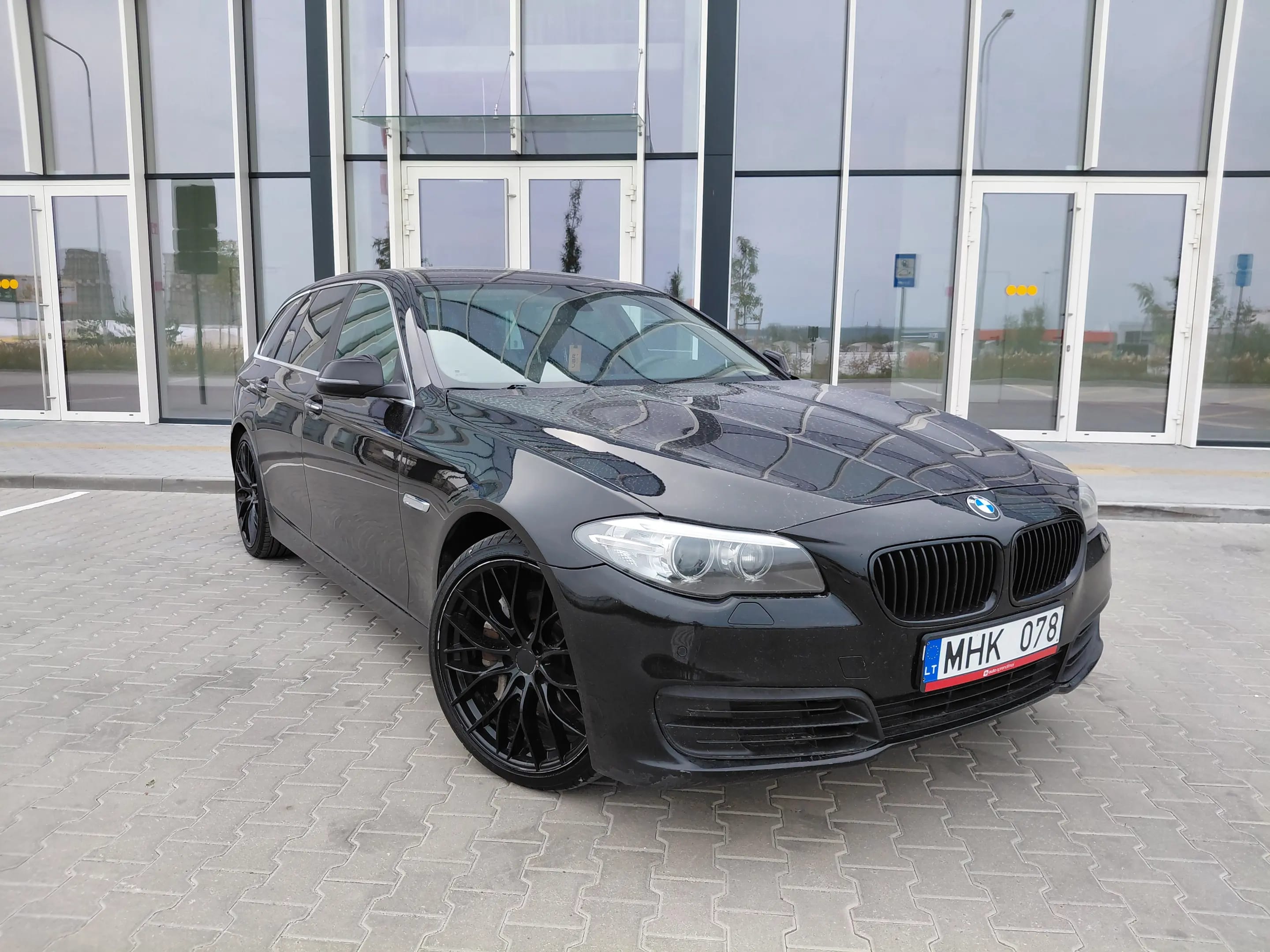 BMW 525
