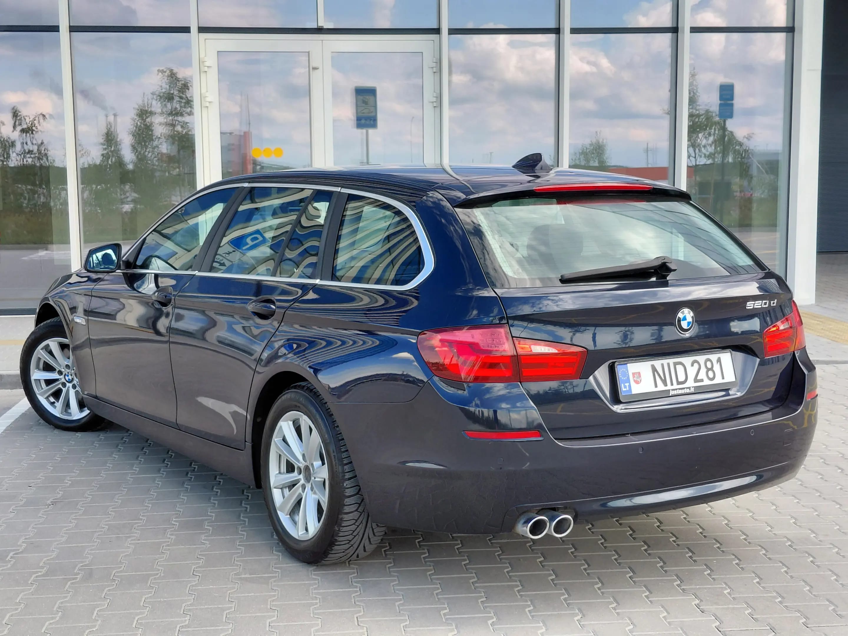 BMW 520