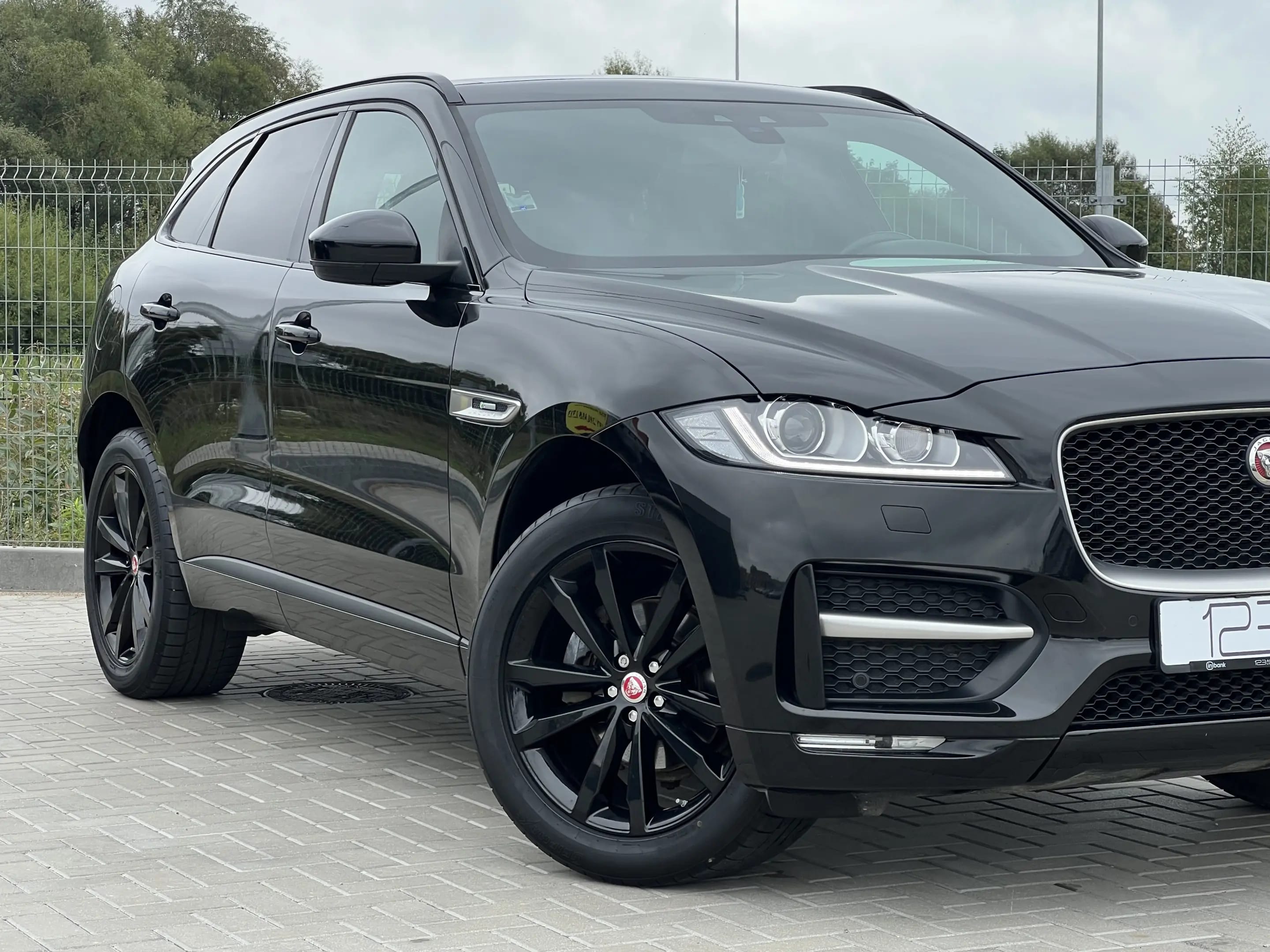 Jaguar F-Pace
