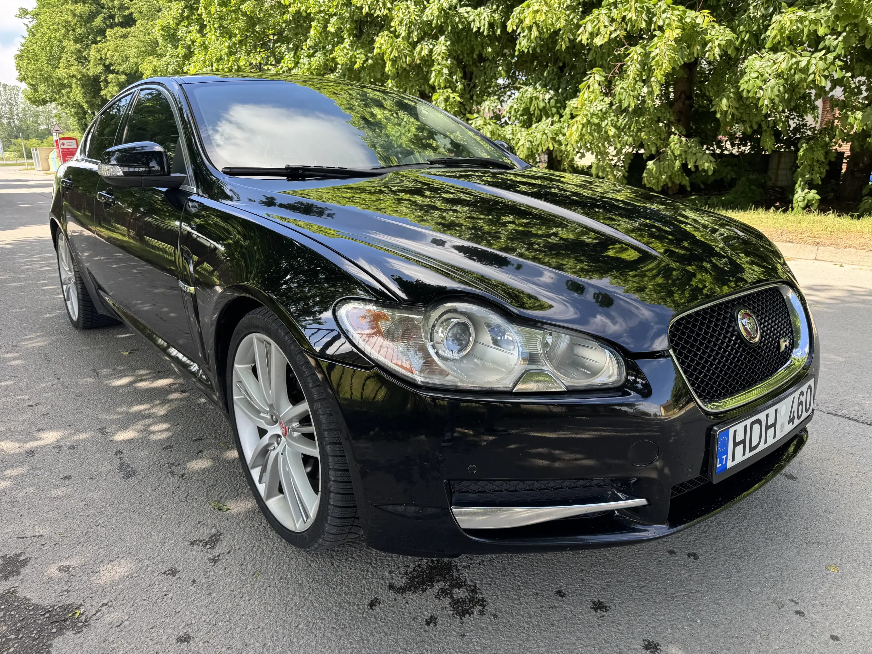 Jaguar XF