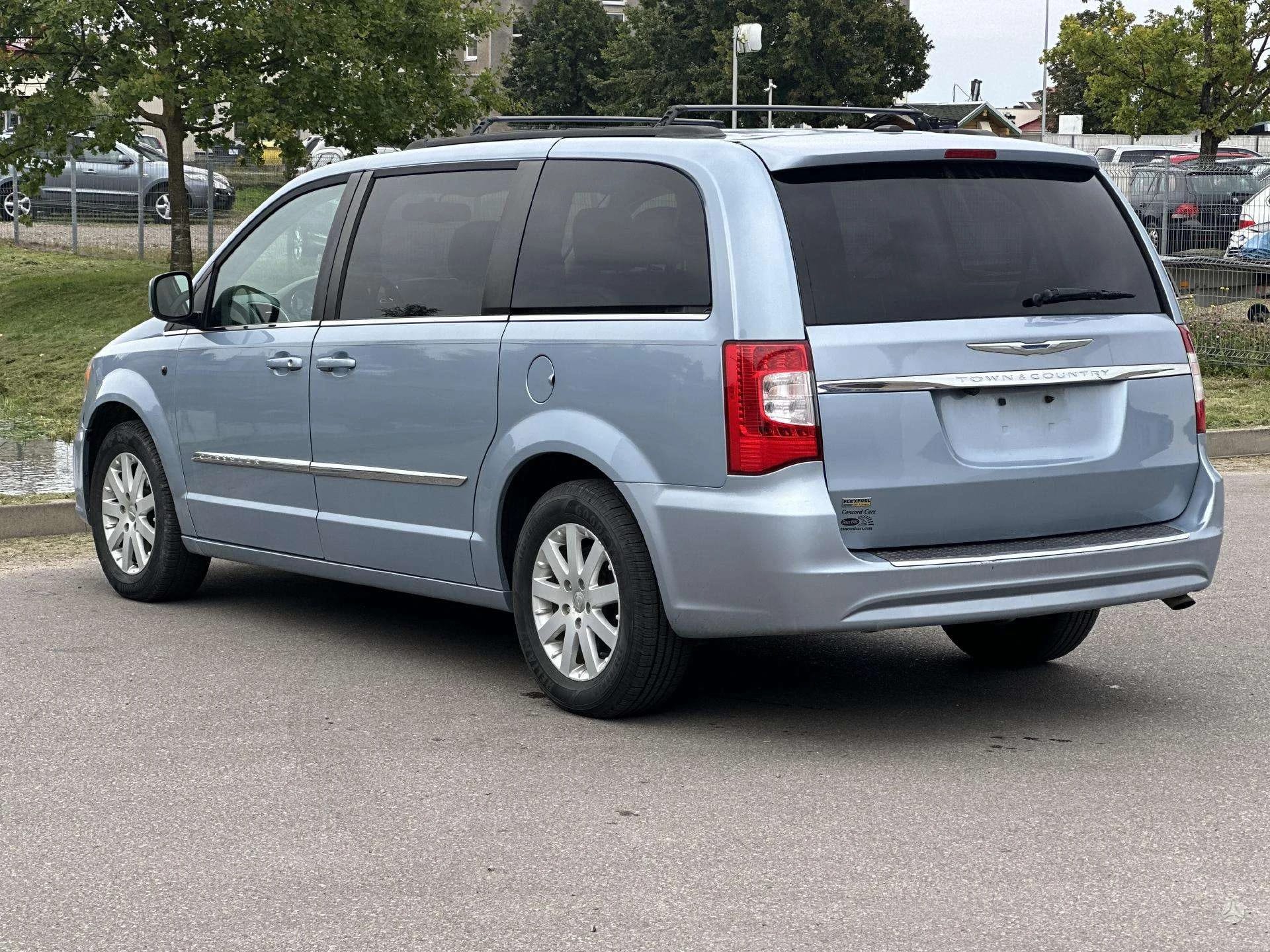 Chrysler TOWN & COUNTRY