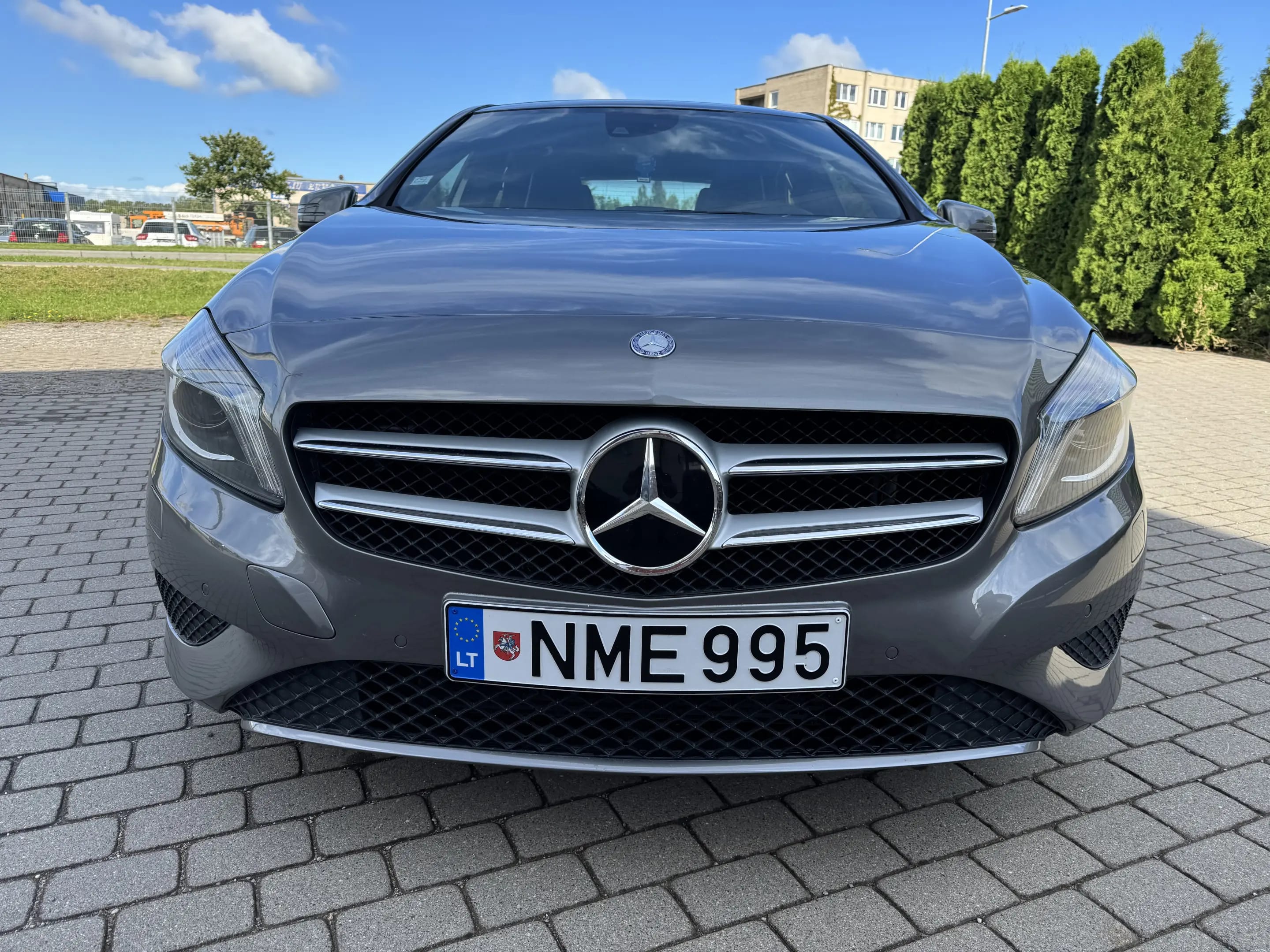 Mercedes-Benz A 180