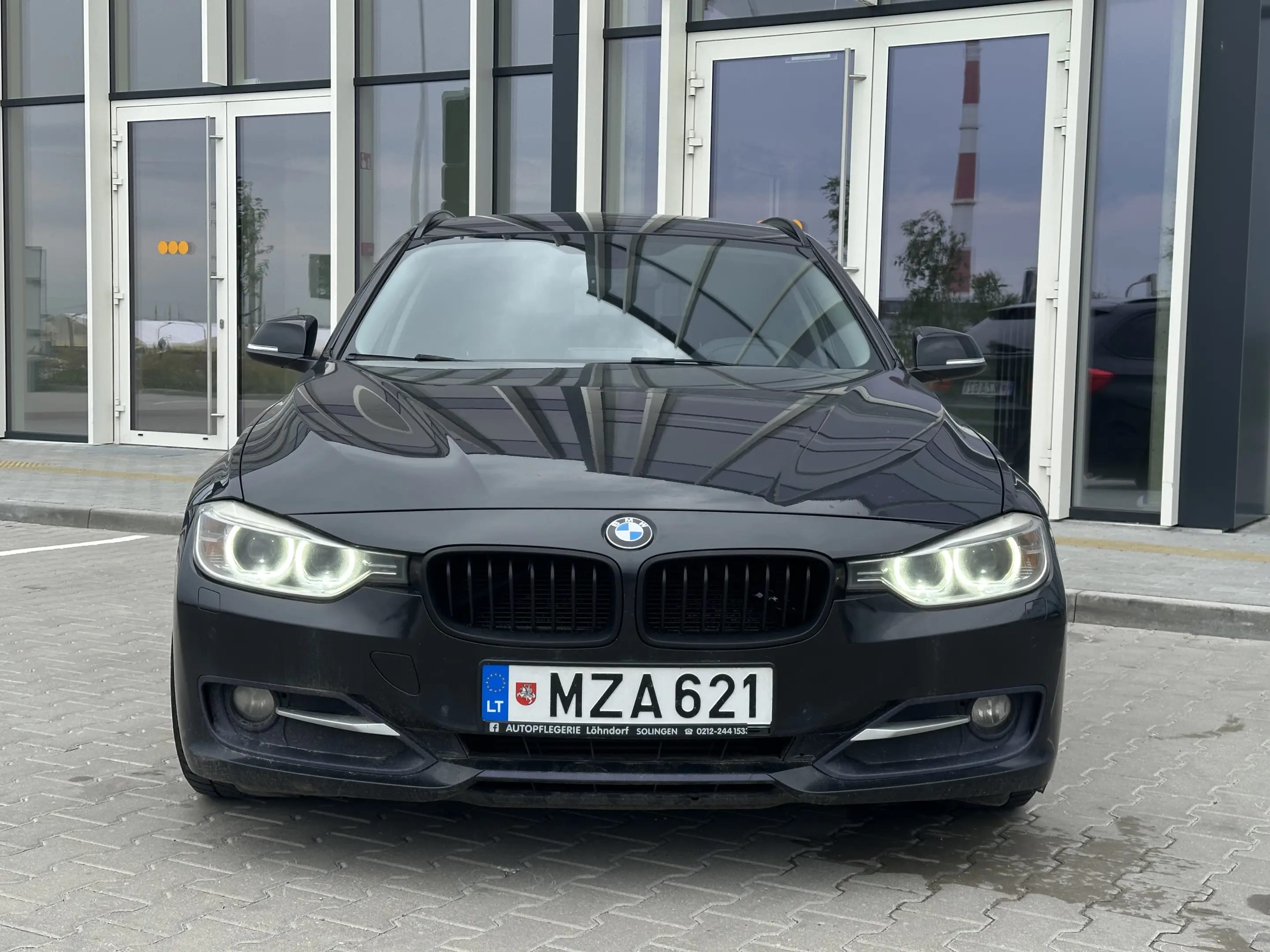 BMW 320
