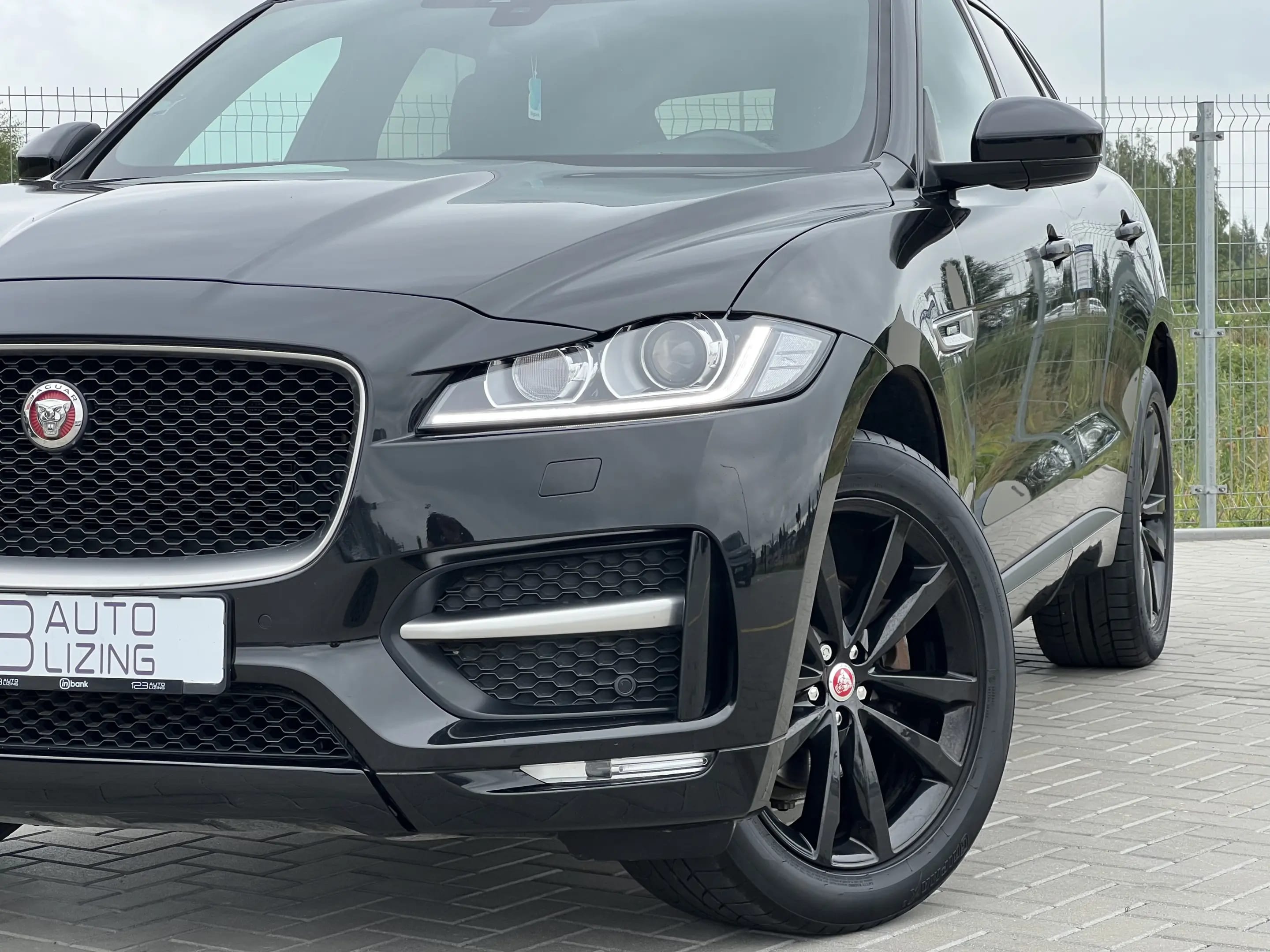 Jaguar F-Pace