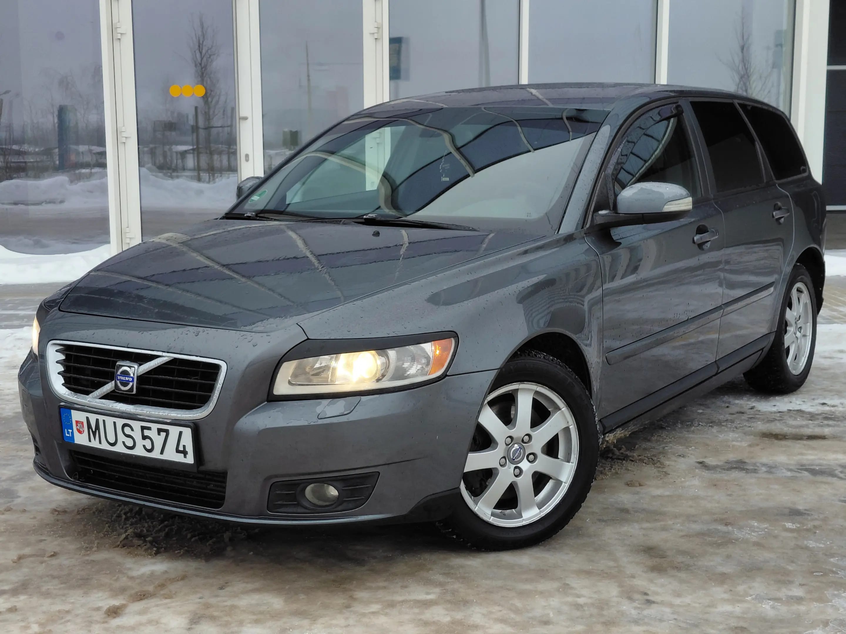 Volvo V50