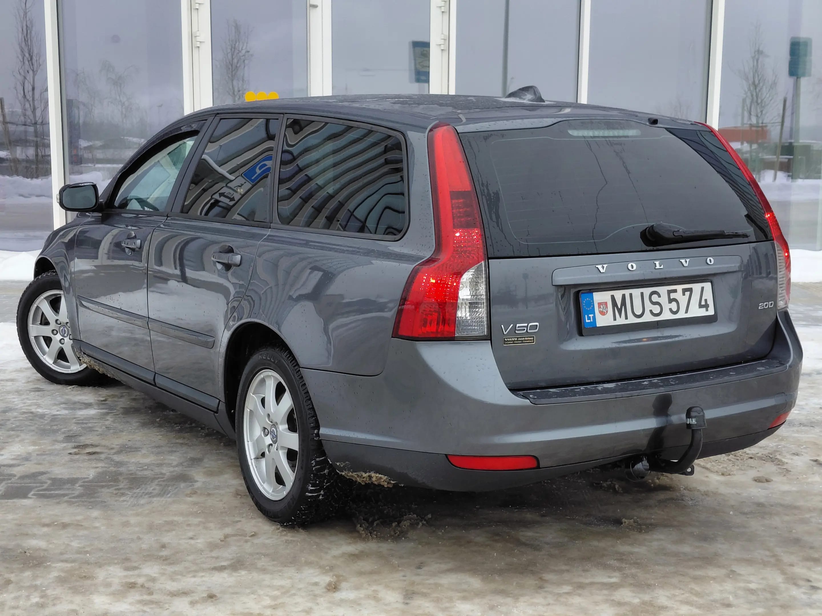 Volvo V50