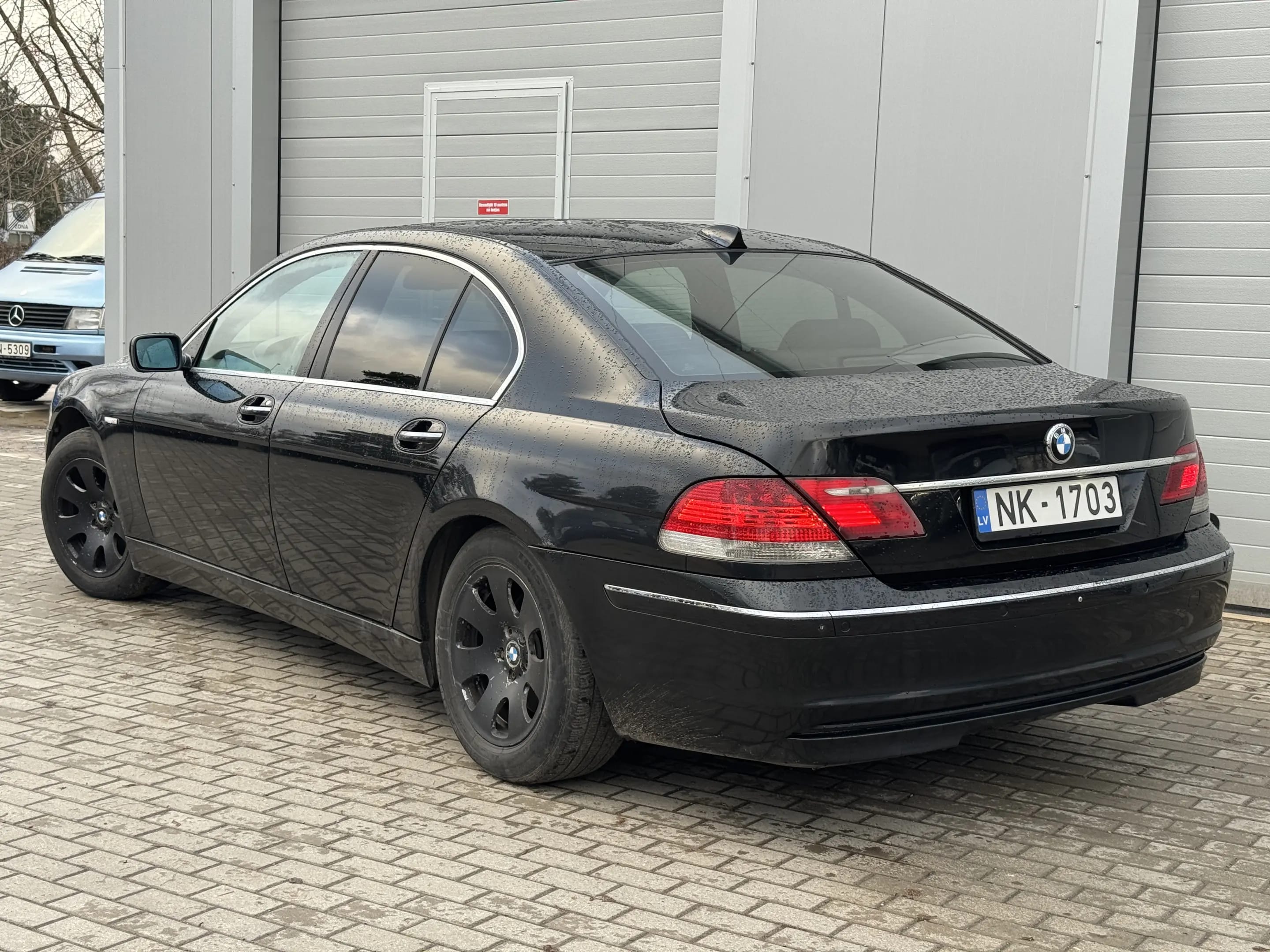 BMW 730