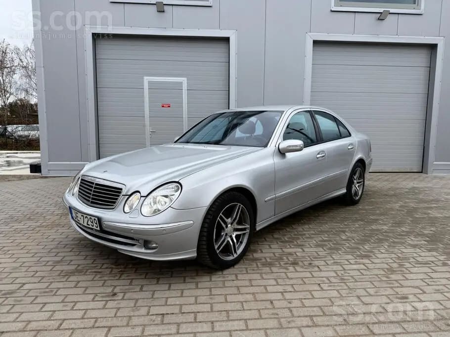 Mercedes-Benz E 320
