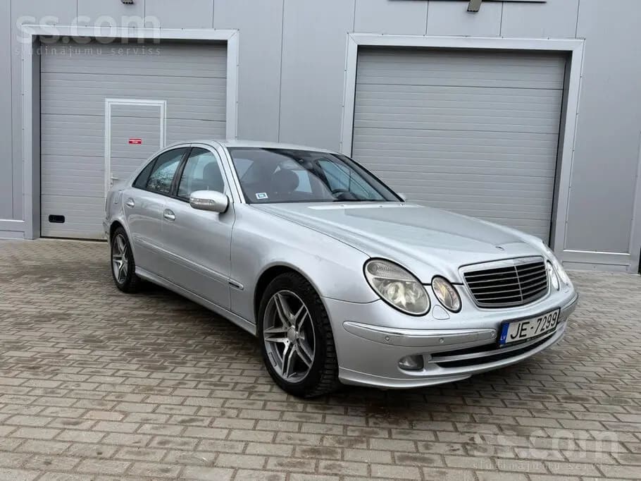 Mercedes-Benz E 320