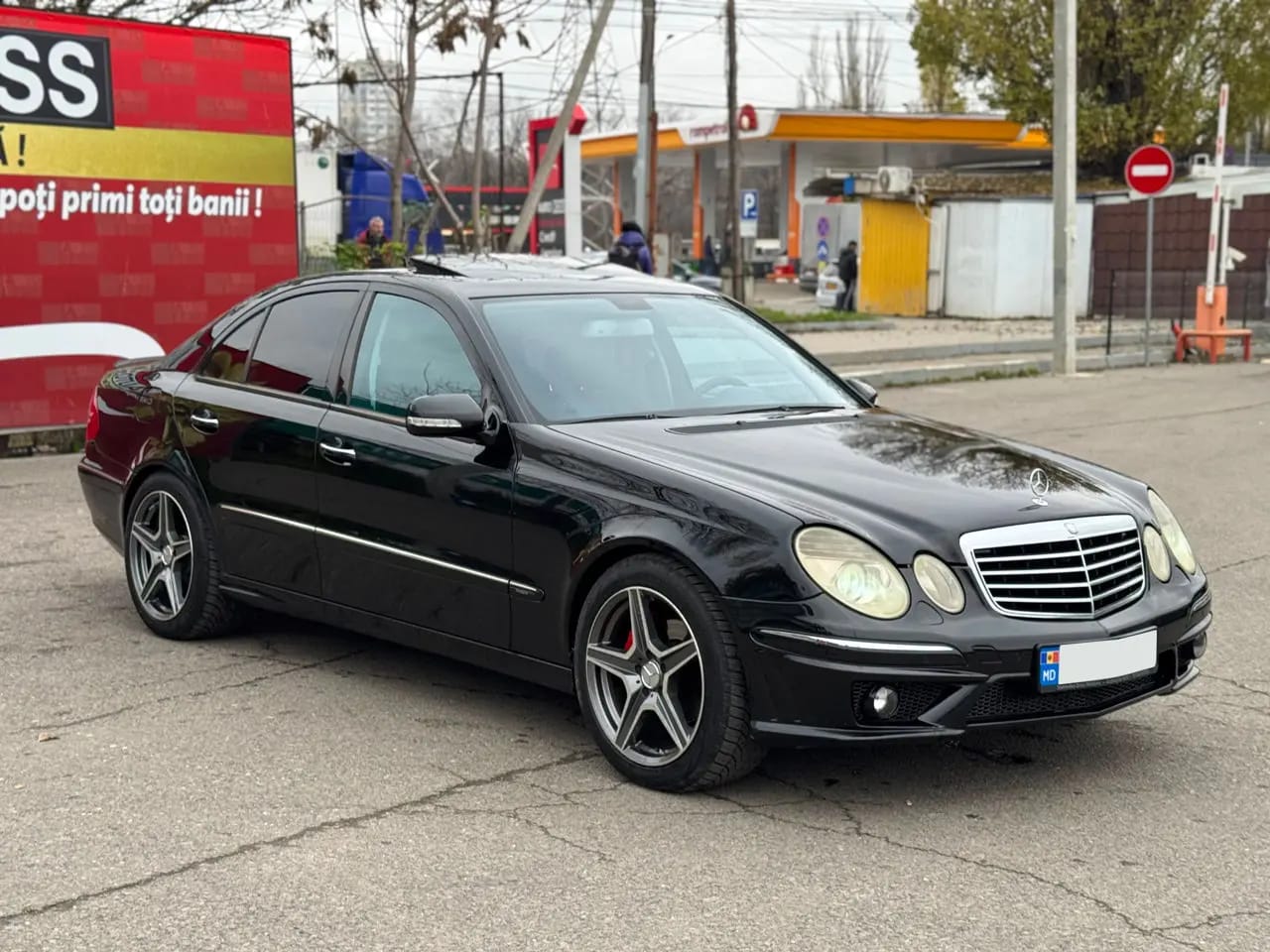 Mercedes-Benz E 230