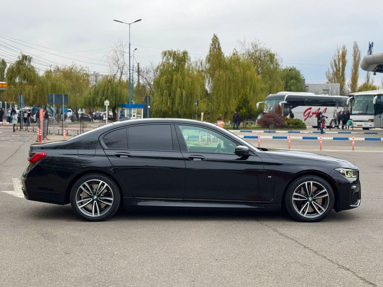 BMW 740