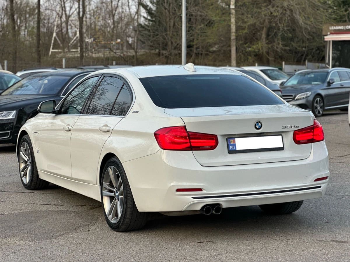 BMW 330