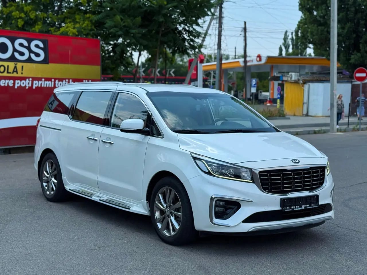 Kia Carnival