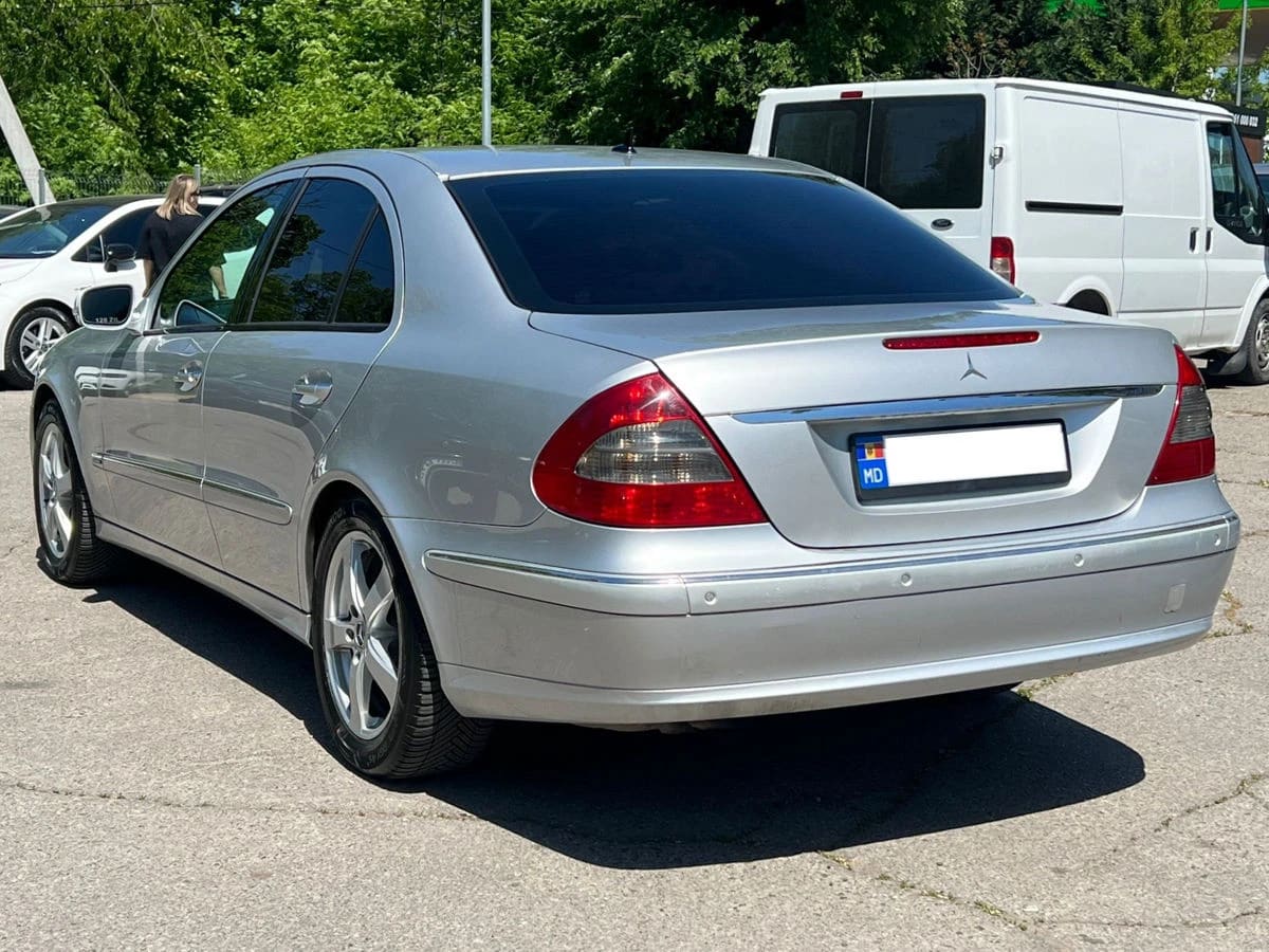 Mercedes-Benz E 220