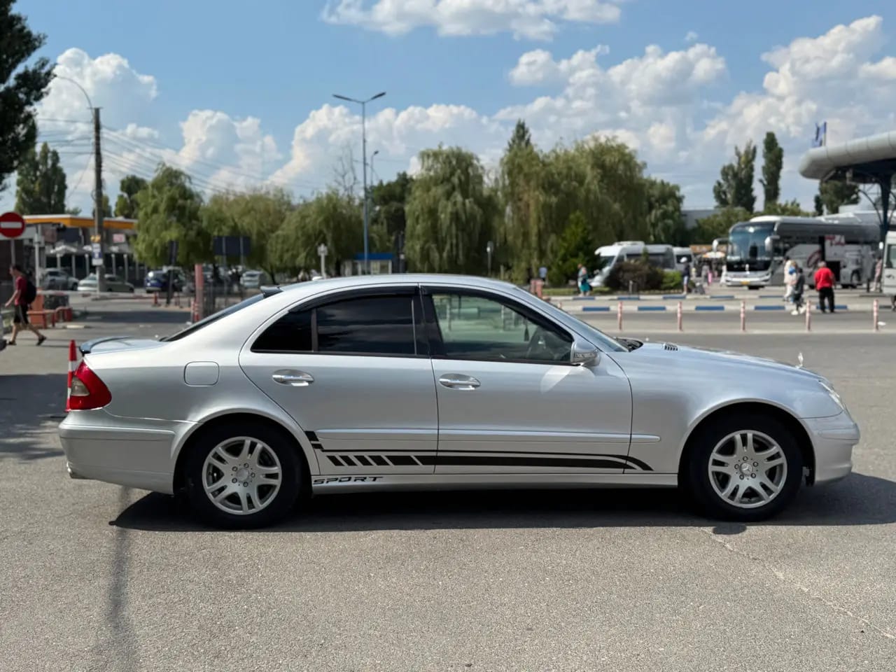 Mercedes-Benz E 320