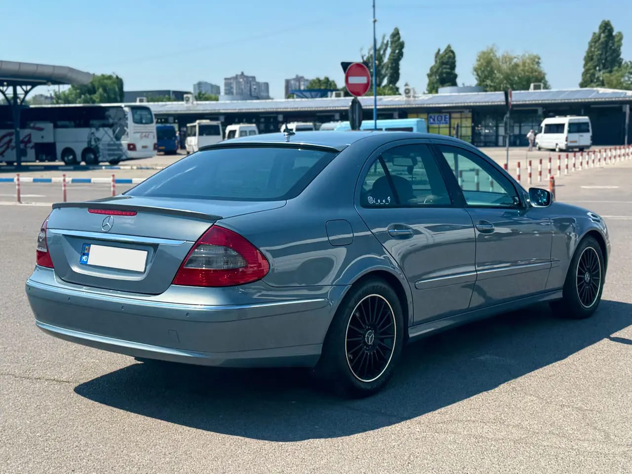 Mercedes-Benz E 200