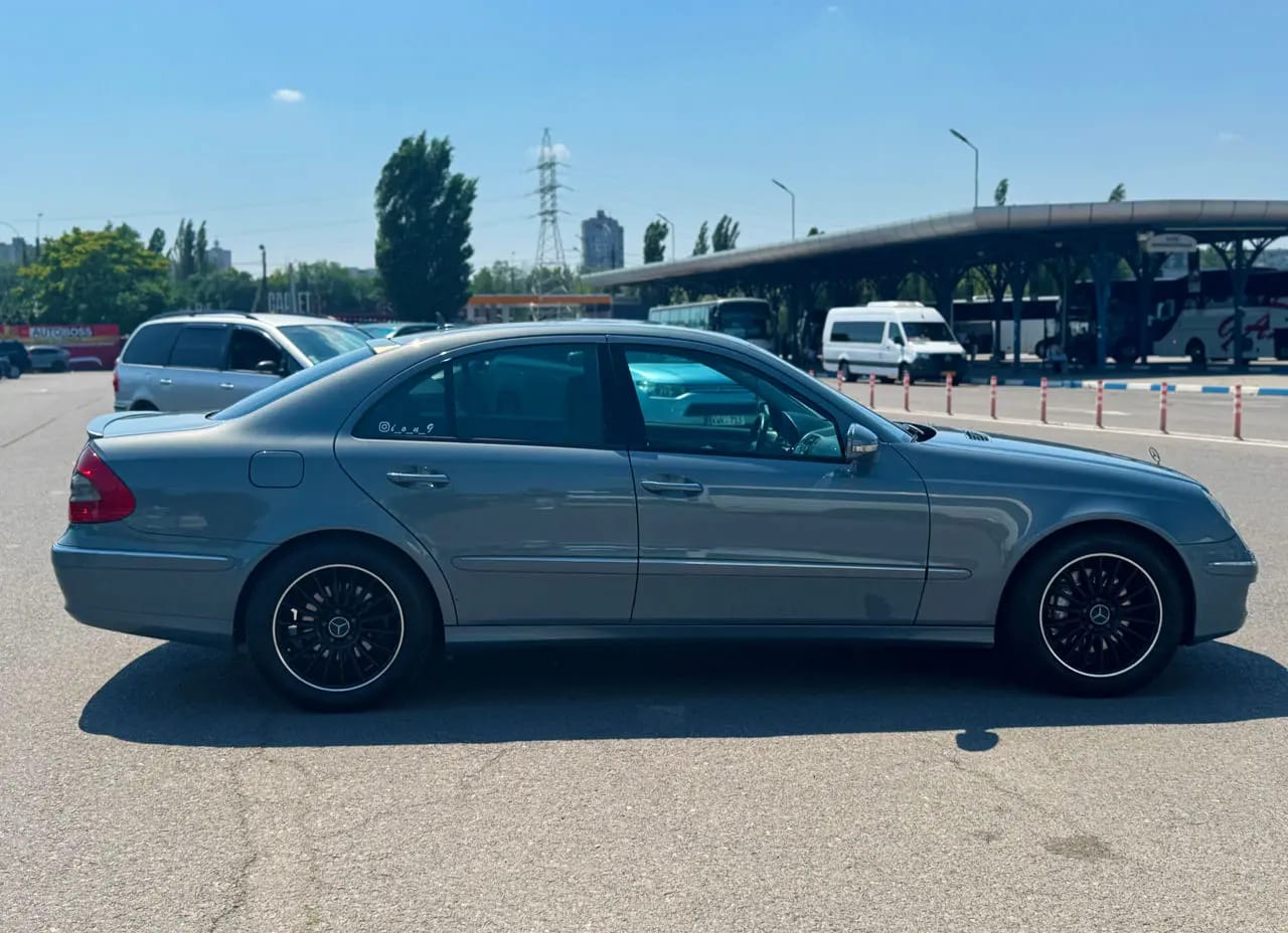 Mercedes-Benz E 200