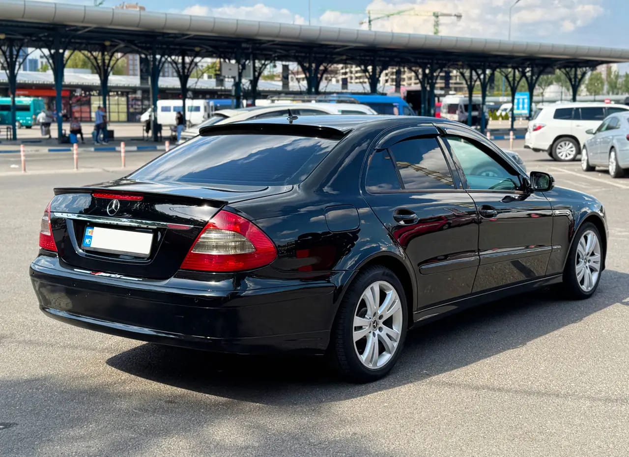 Mercedes-Benz E 200