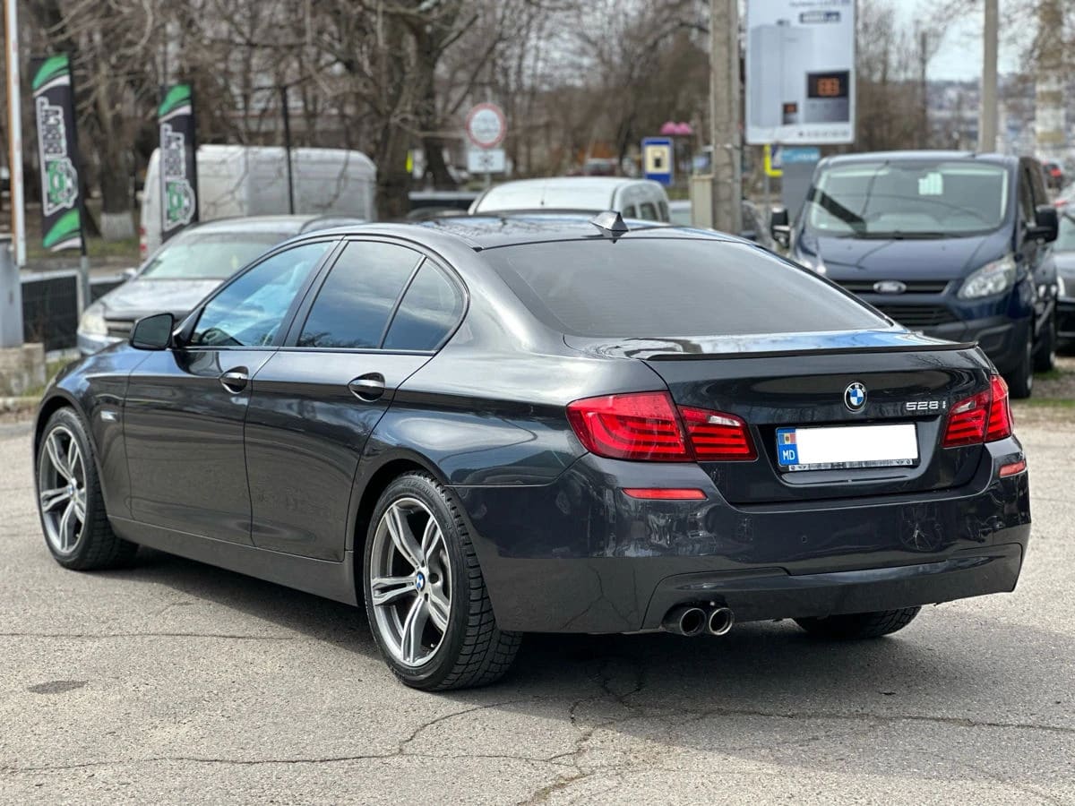 BMW 528