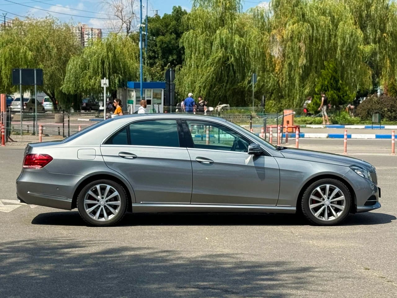 Mercedes-Benz E 220