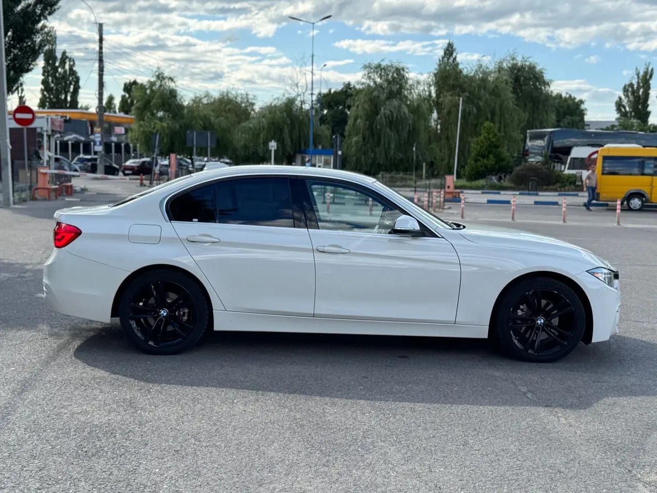 BMW 230