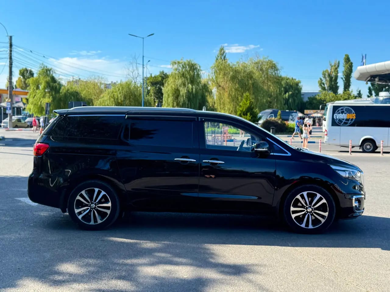 Kia Carnival