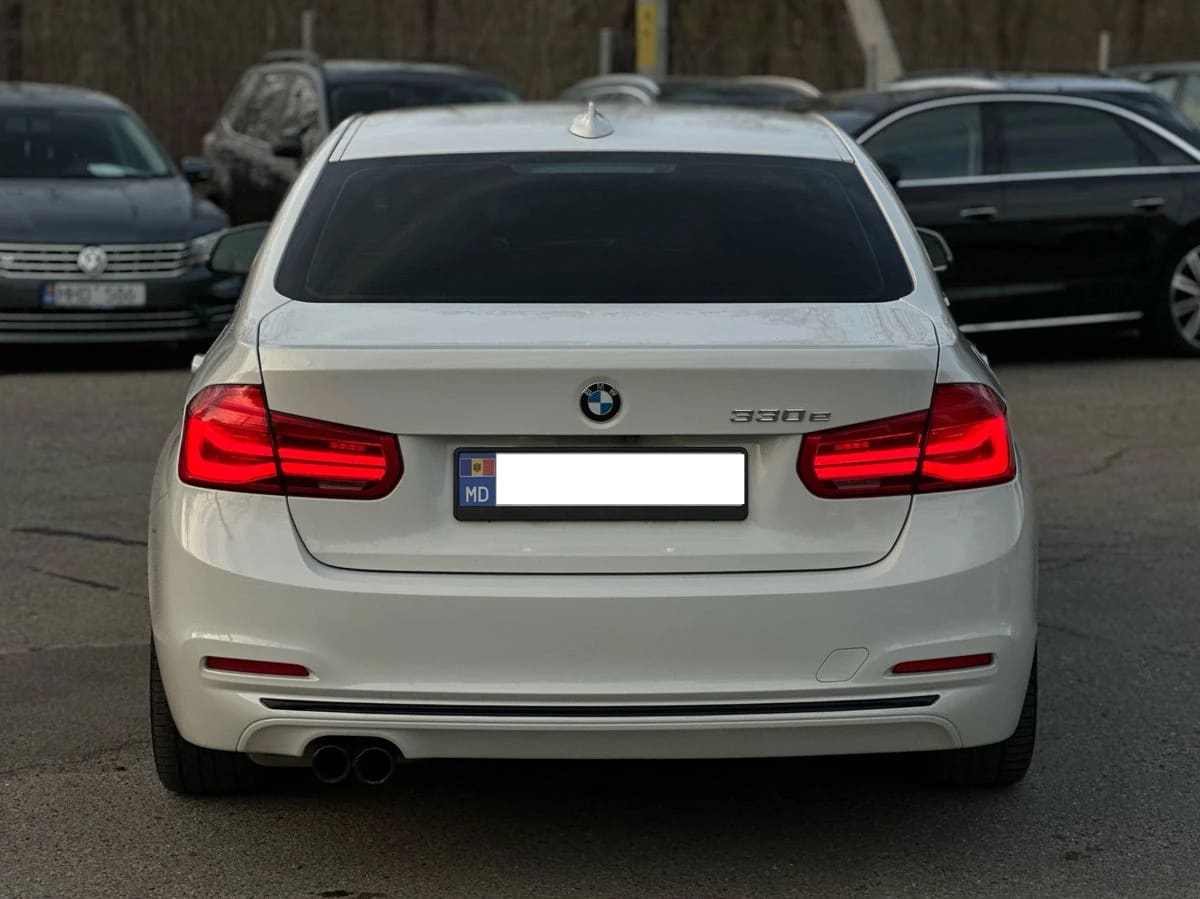 BMW 330
