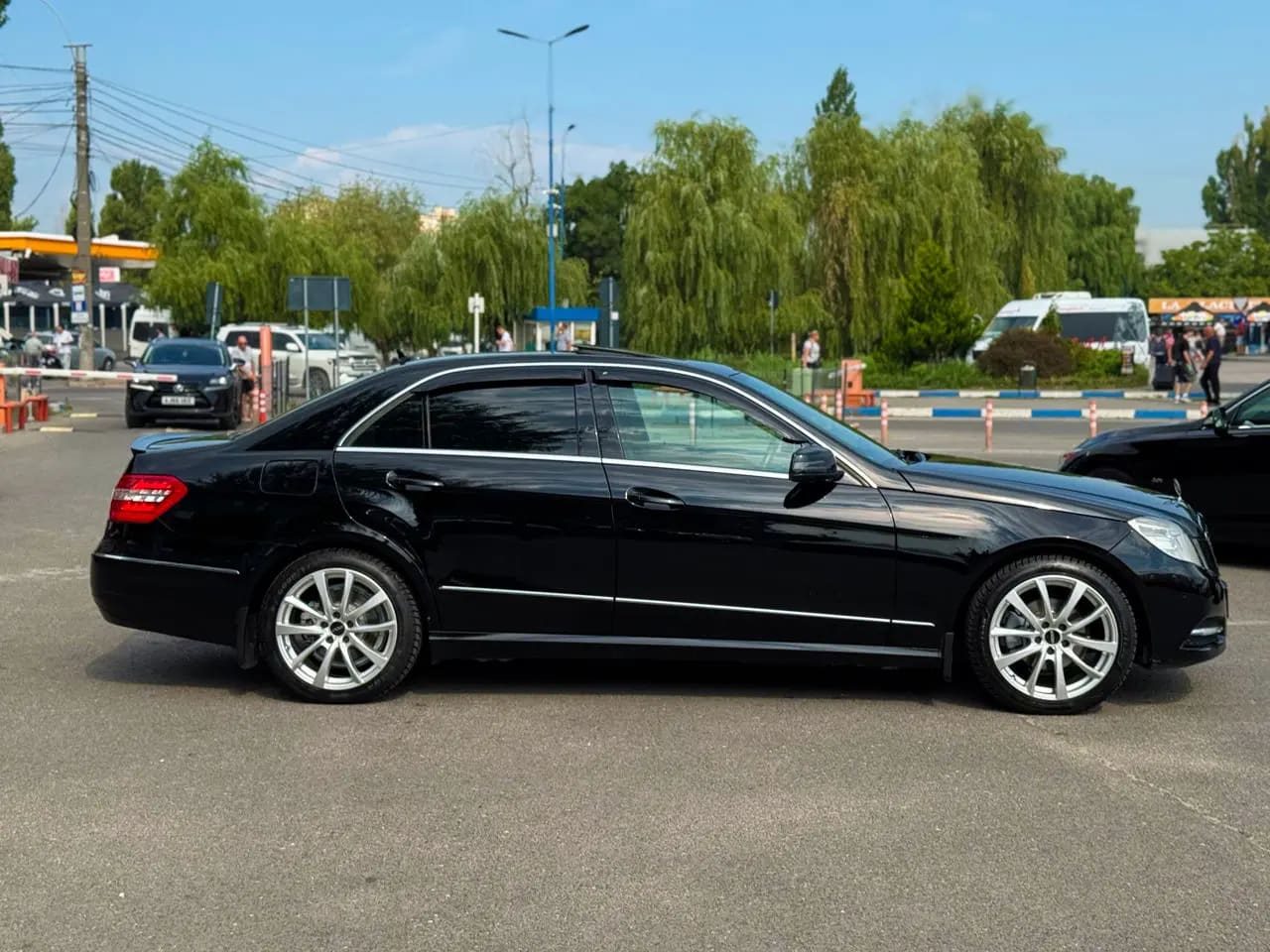 Mercedes-Benz E 220