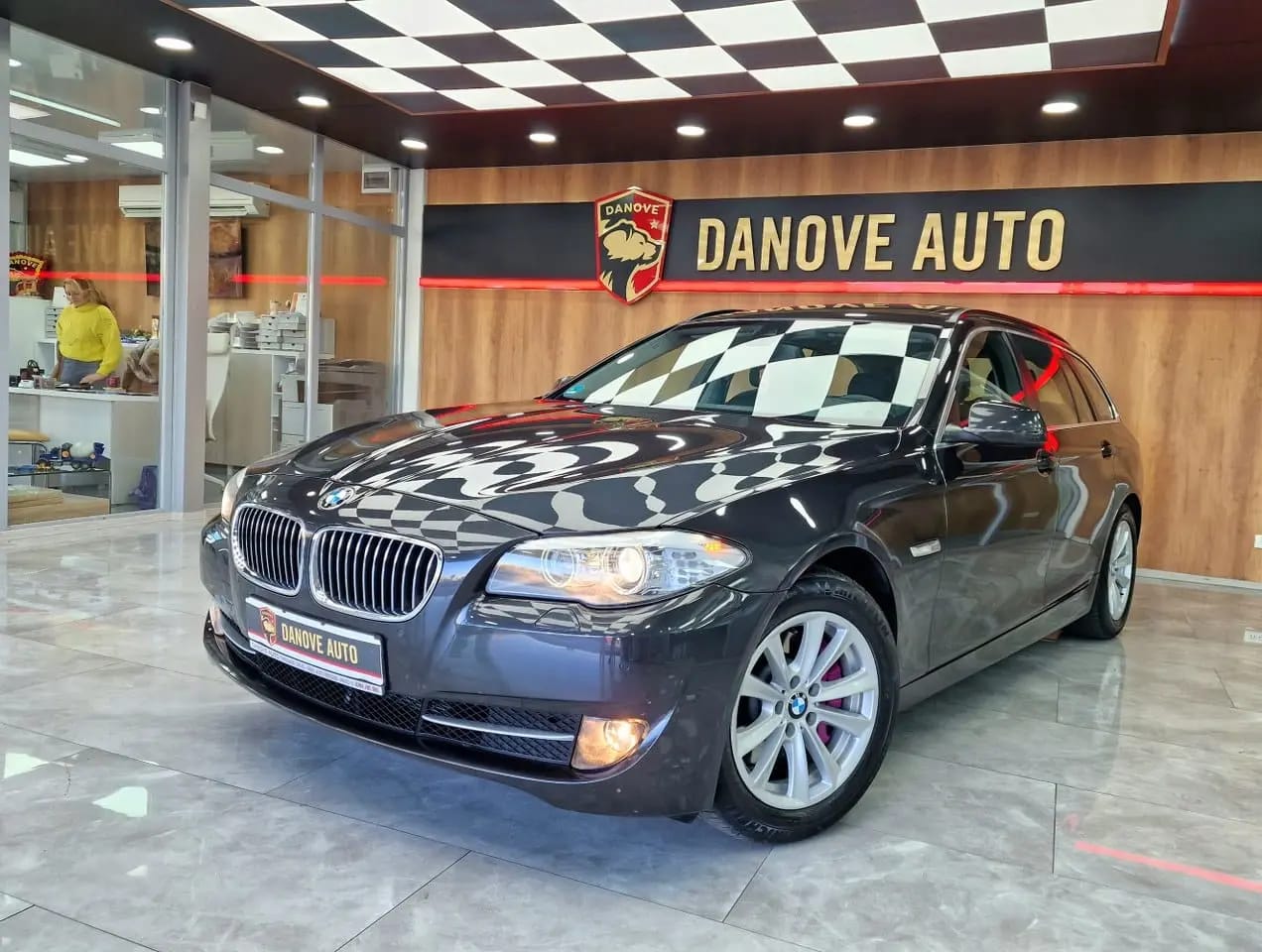 BMW 525