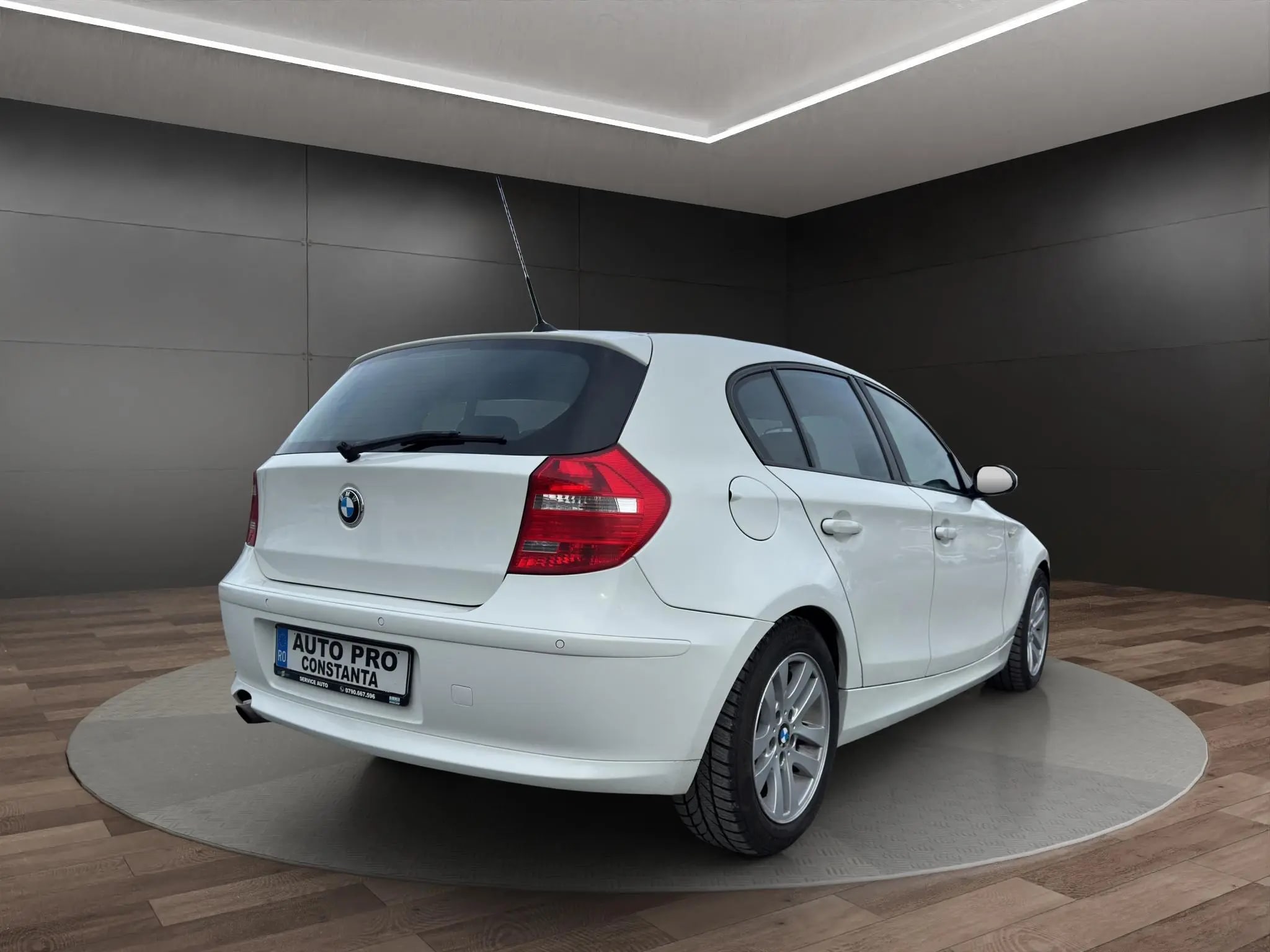 BMW 118
