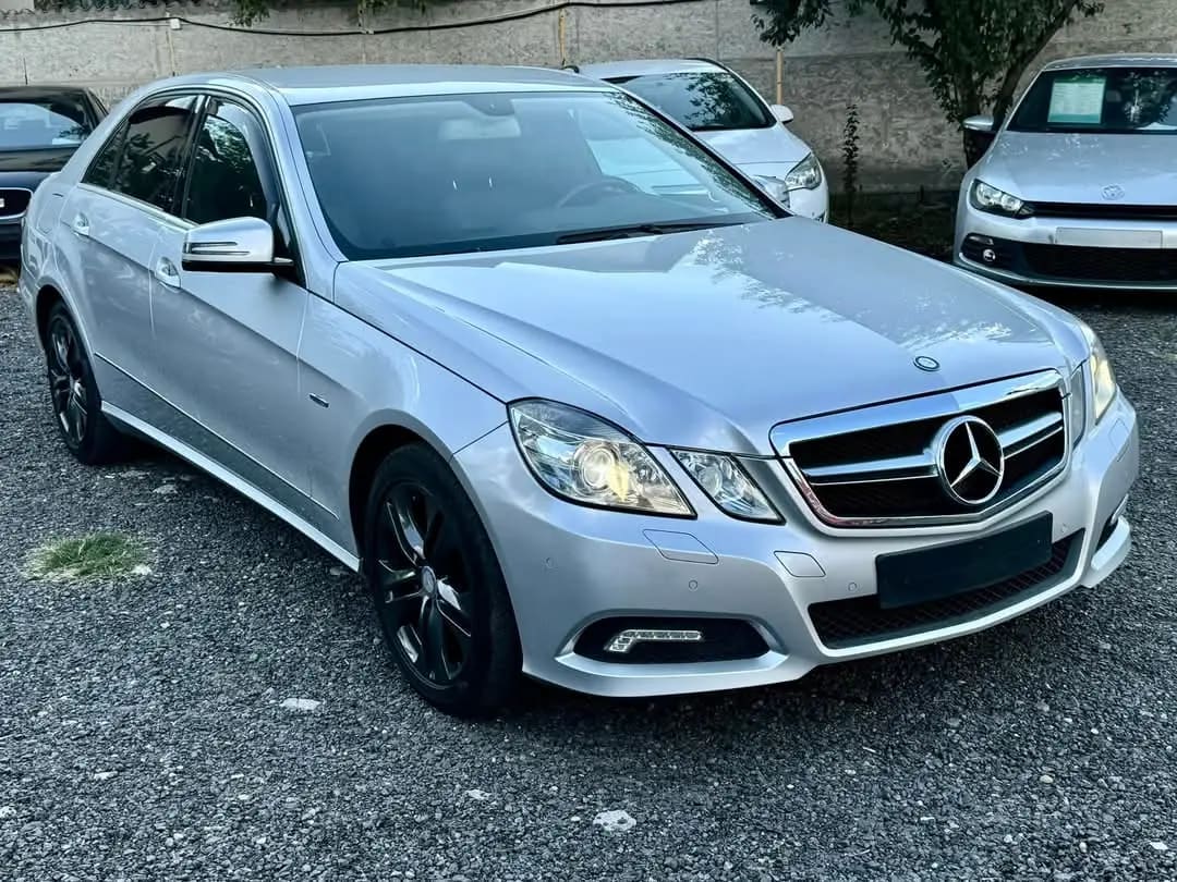 Mercedes-Benz E 200