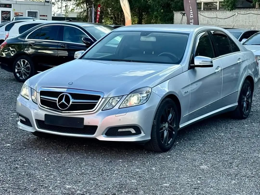 Mercedes-Benz E 200